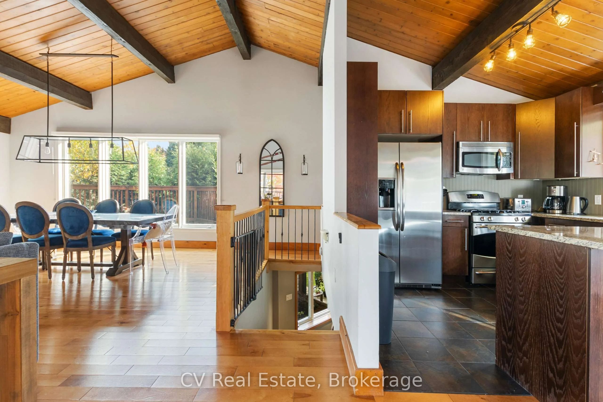 156 Chamonix Crescent, Blue Mountains, ON L9Y 0S7 photo 4
