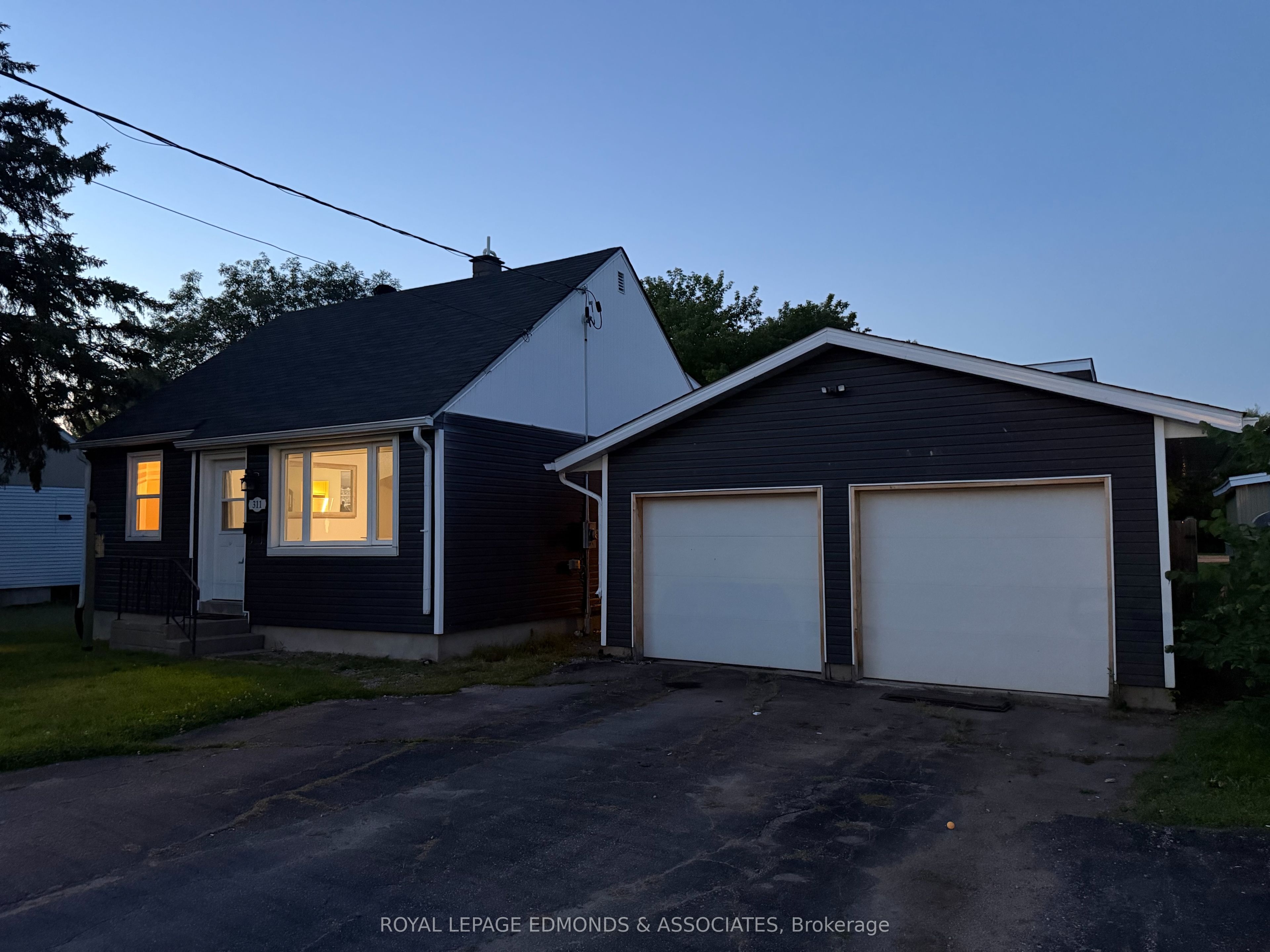 311 Julien Street, Pembroke, ON K8A 3P6 photo 4