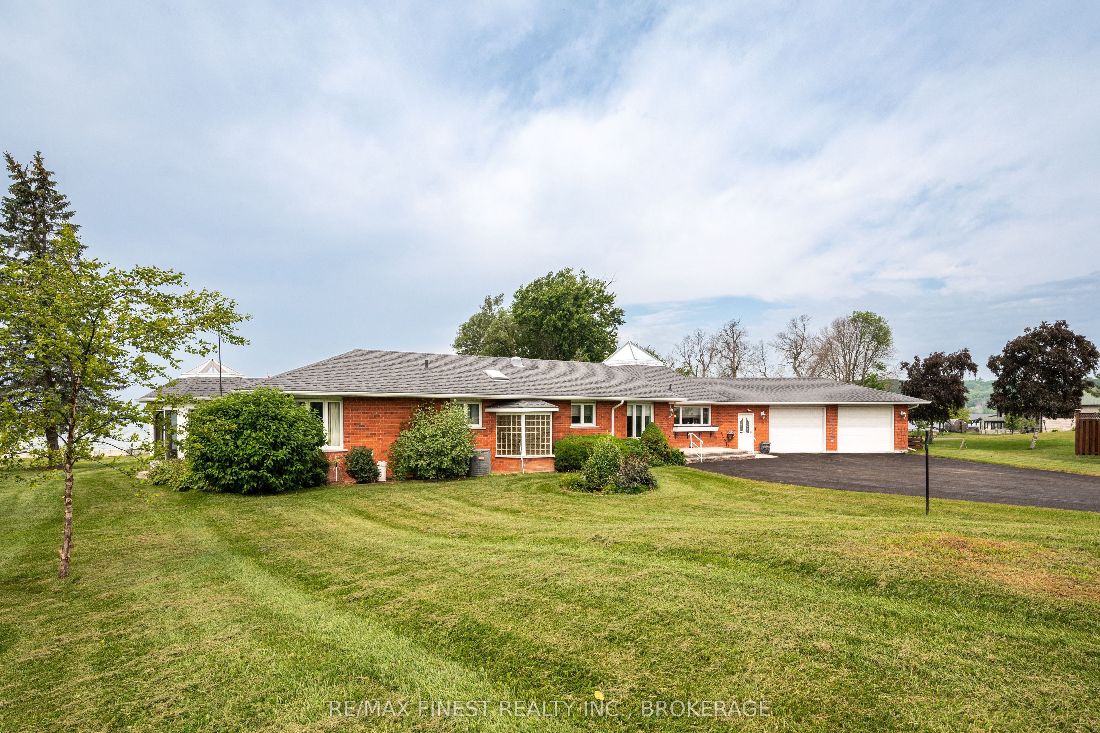 32 Howe Island Drive, Frontenac Islands, ON K7G 2V6 photo 2