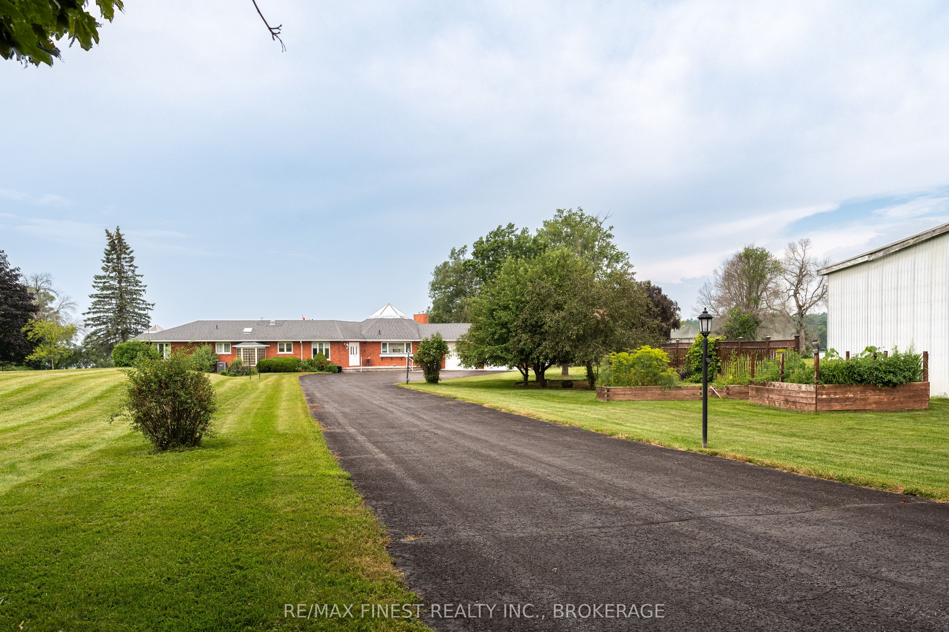 32 Howe Island Drive, Frontenac Islands, ON K7G 2V6 photo 4