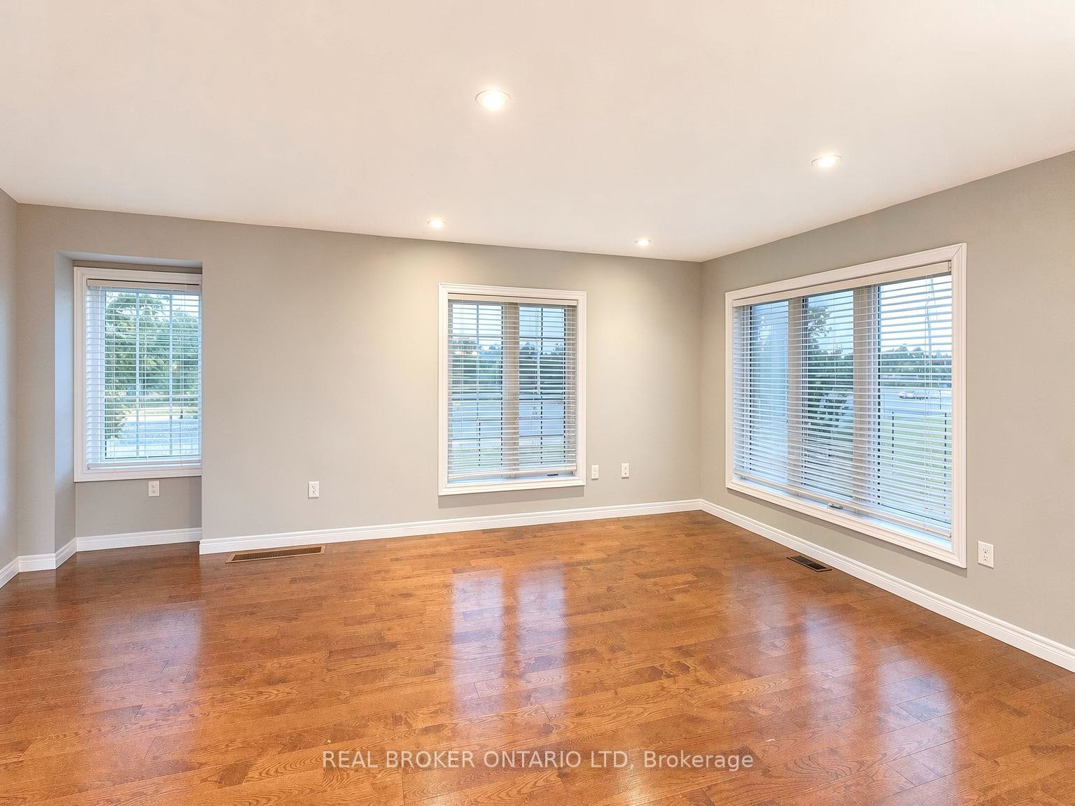 1054 Oakcrossing Gate 52, London North, ON N6H 0E9 photo 4