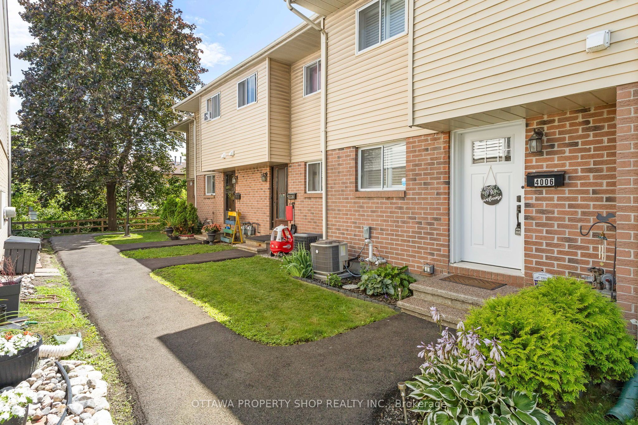 4006 Eady Court, Cyrville - Carson Grove - Pineview, ON K1J 8X6 photo 2