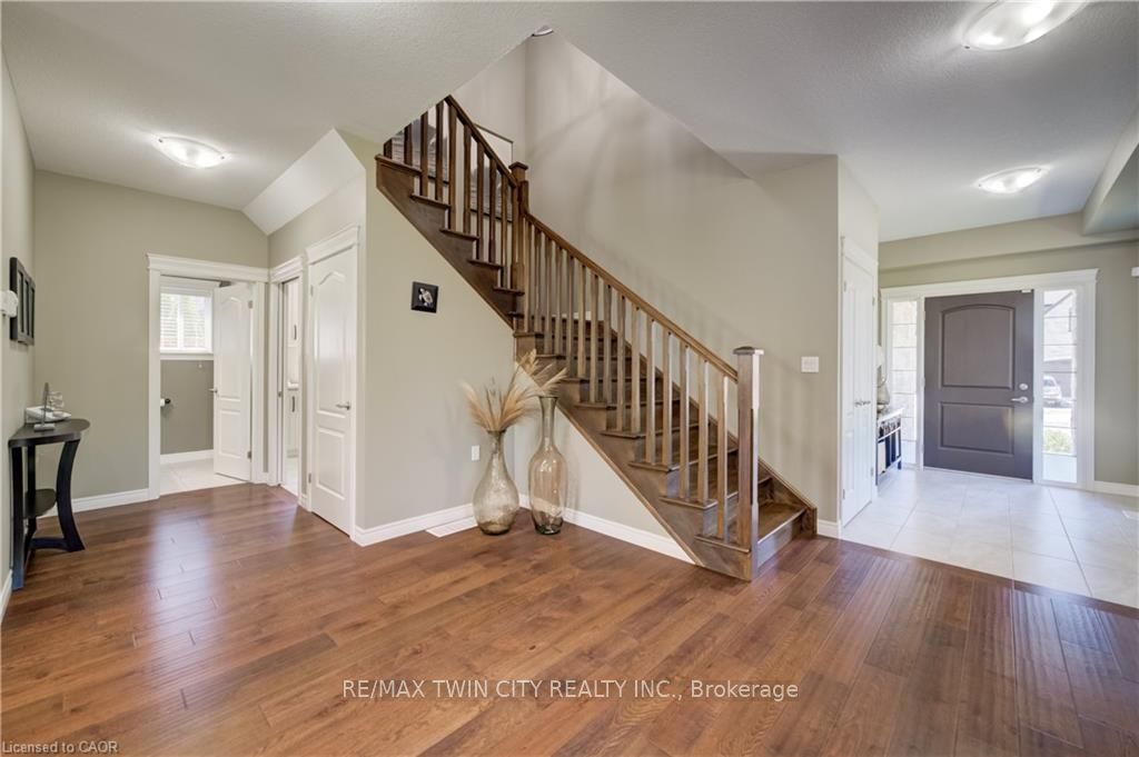 683 Pelham Street, Waterloo, ON N2K 0C2 photo 5