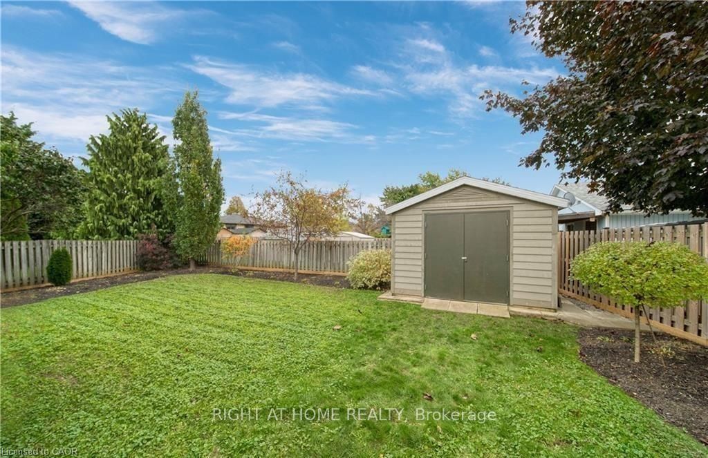 6 Bardadyn Court, St. Catharines, ON L2N 6R2 photo 4
