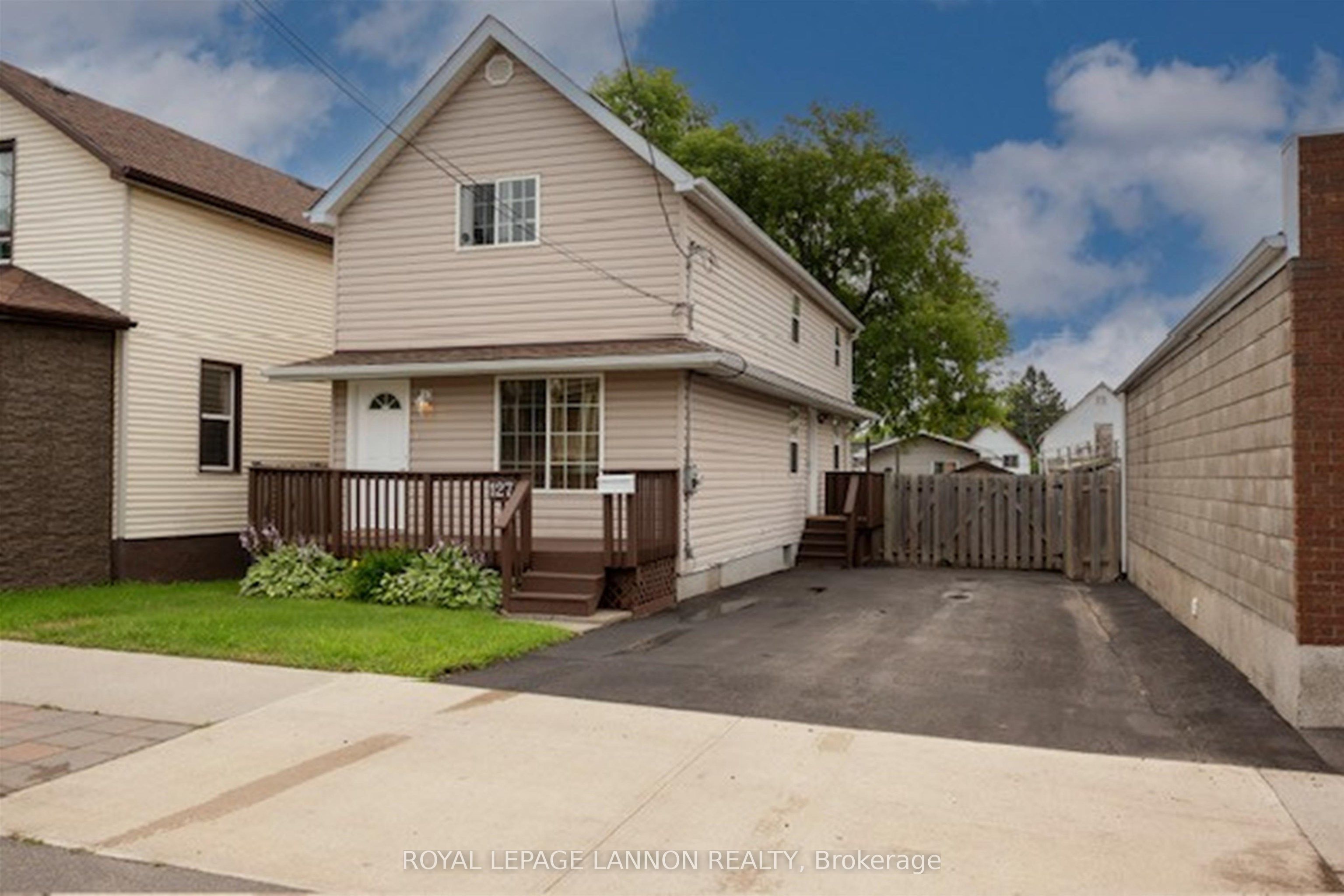 127 Court St S, Thunder Bay, ON P7B 2X5