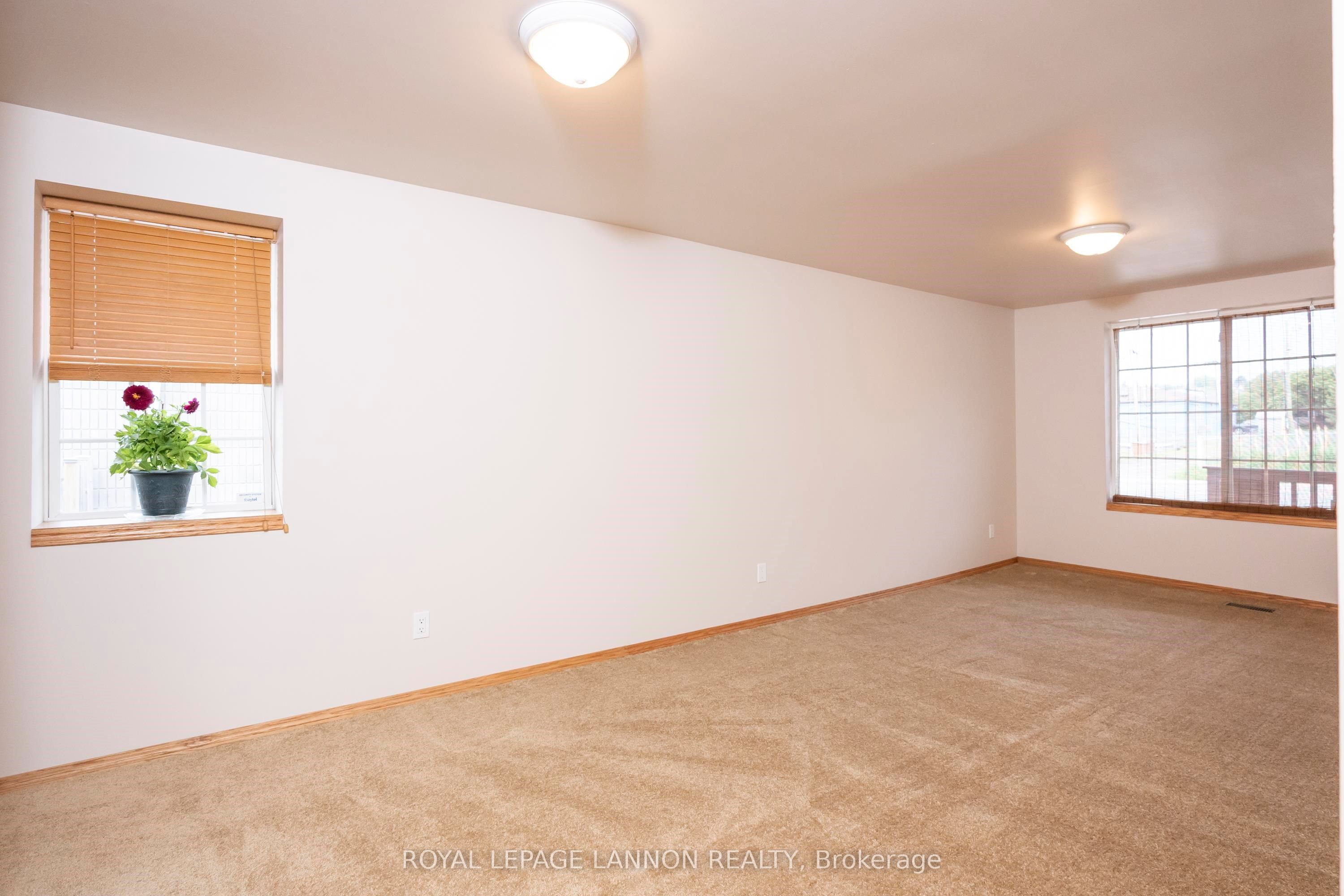 127 Court St S, Thunder Bay, ON P7B 2X5 photo 3