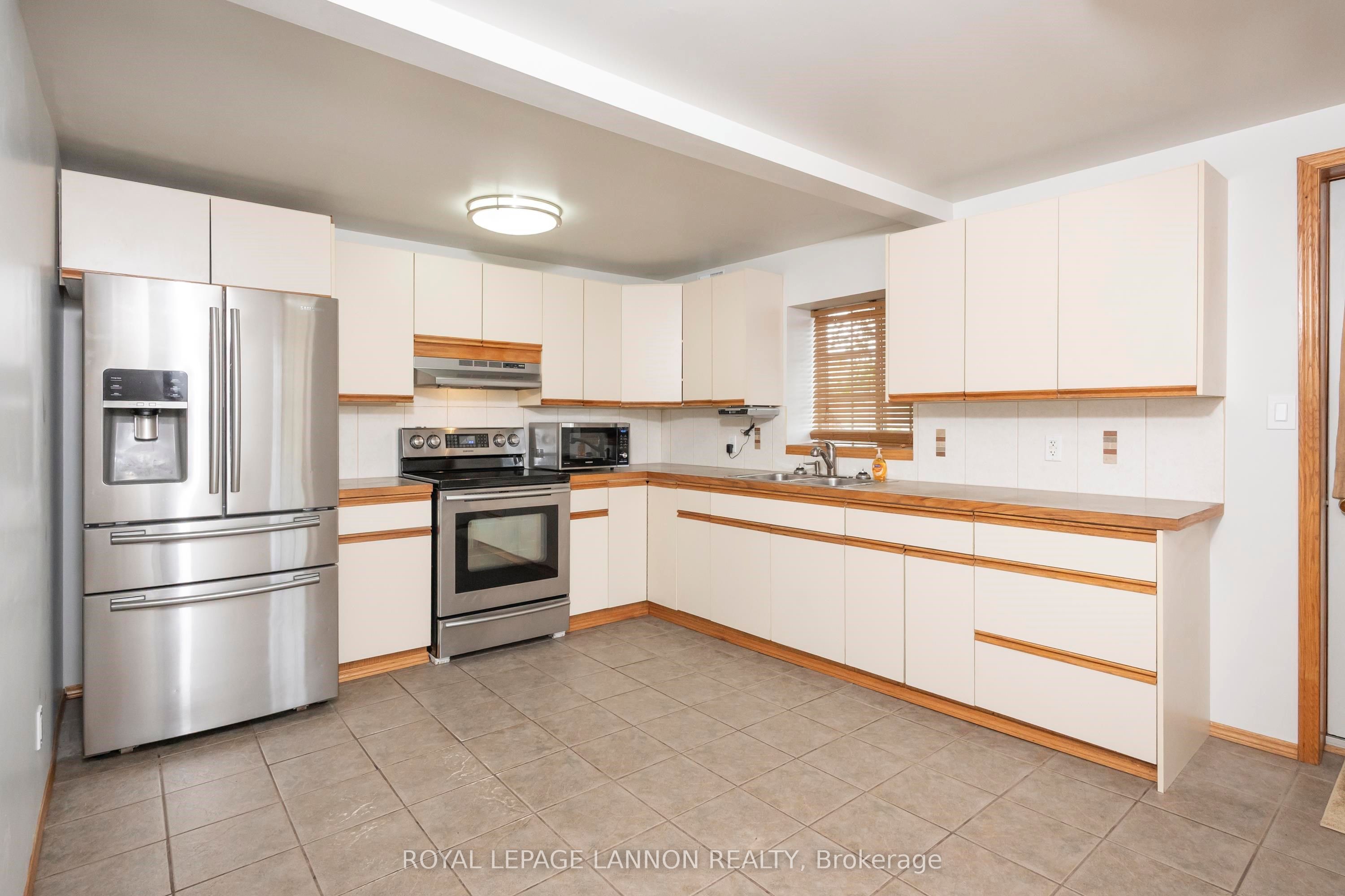127 Court St S, Thunder Bay, ON P7B 2X5 photo 4