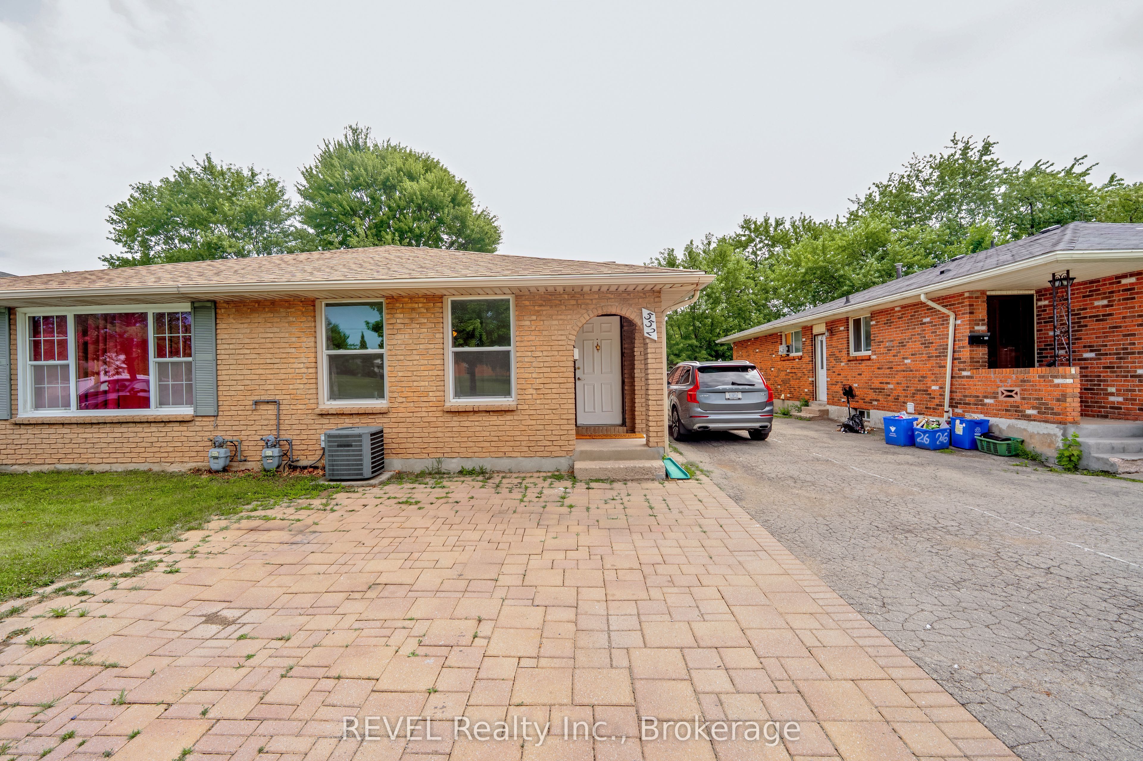 552 First Avenue, Welland, ON L3C 1Z3 photo 2