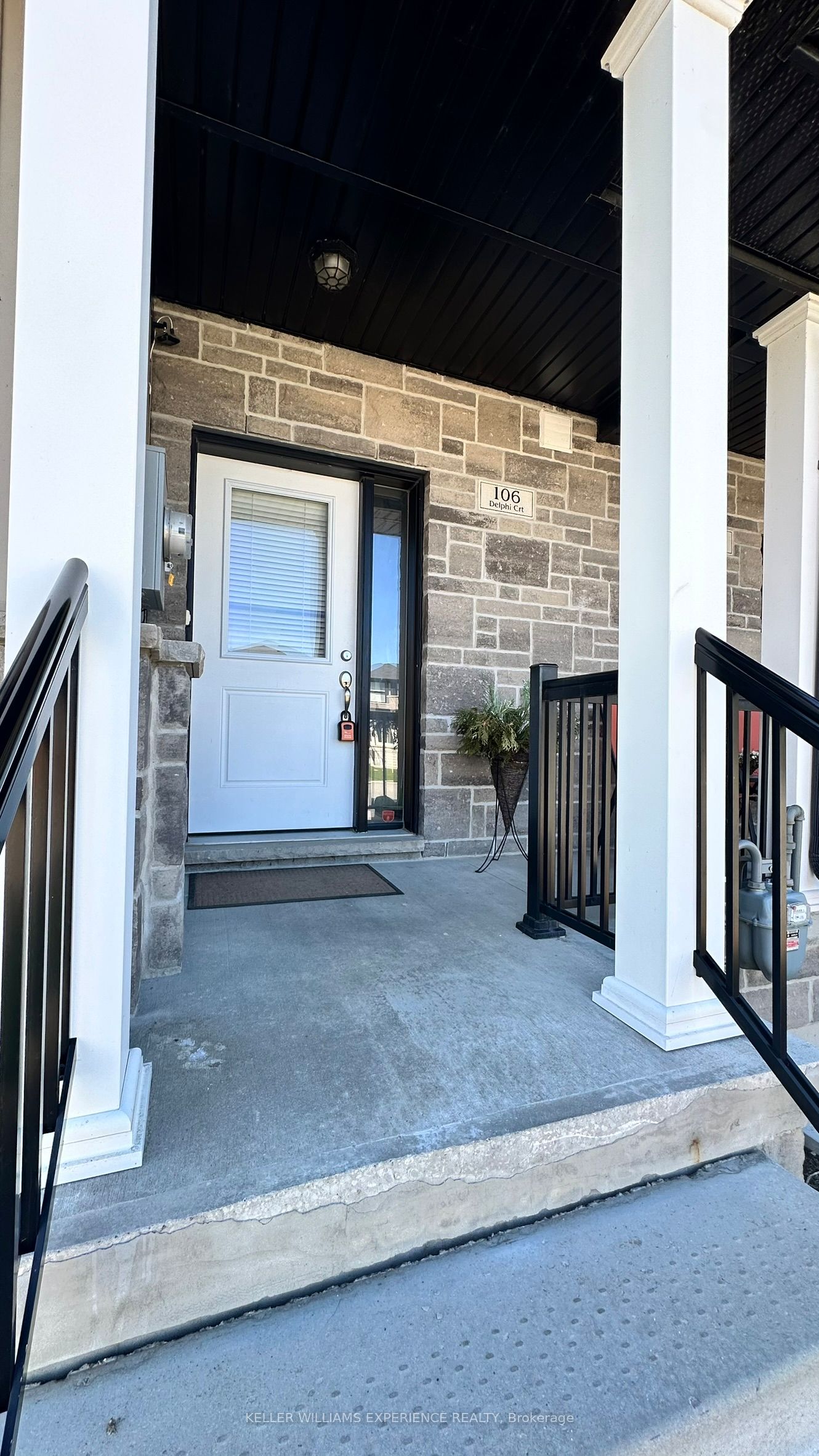 106 Delphi Court, Blue Mountains, ON N0H 1J0 photo 2