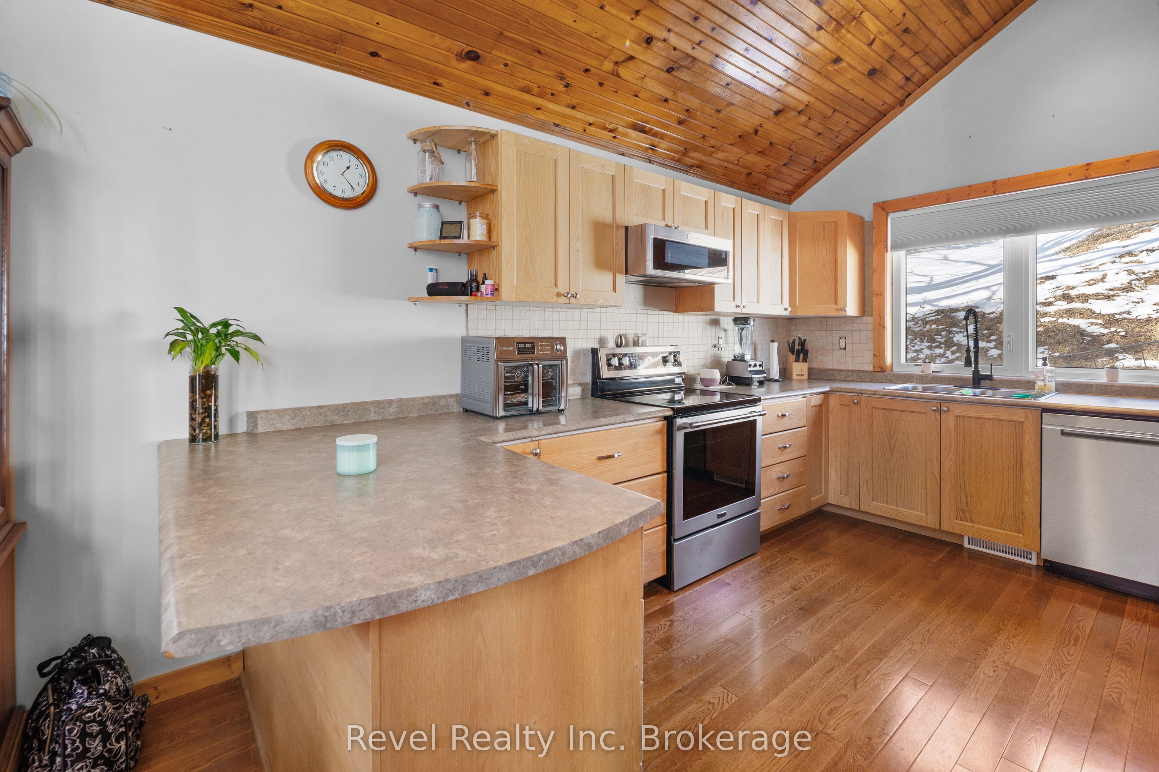 2242 Highway 124, Whitestone, ON P0A 1G0 photo 5