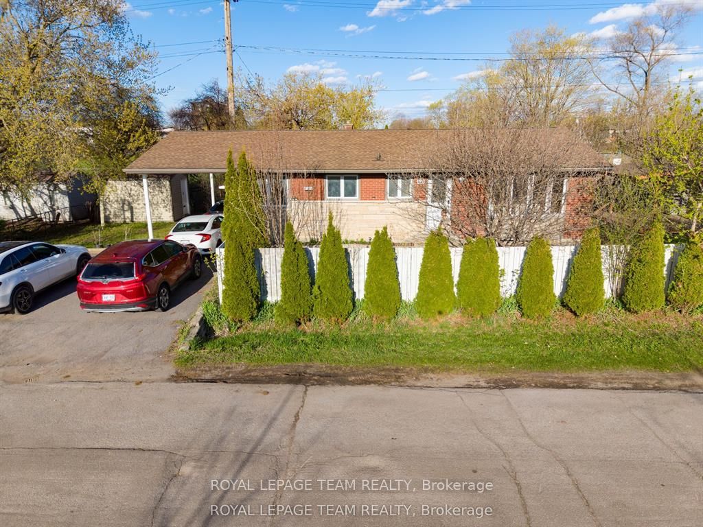 925 Moorvale Road upper, Overbrook - Castleheights and Area, ON K1K 3K9