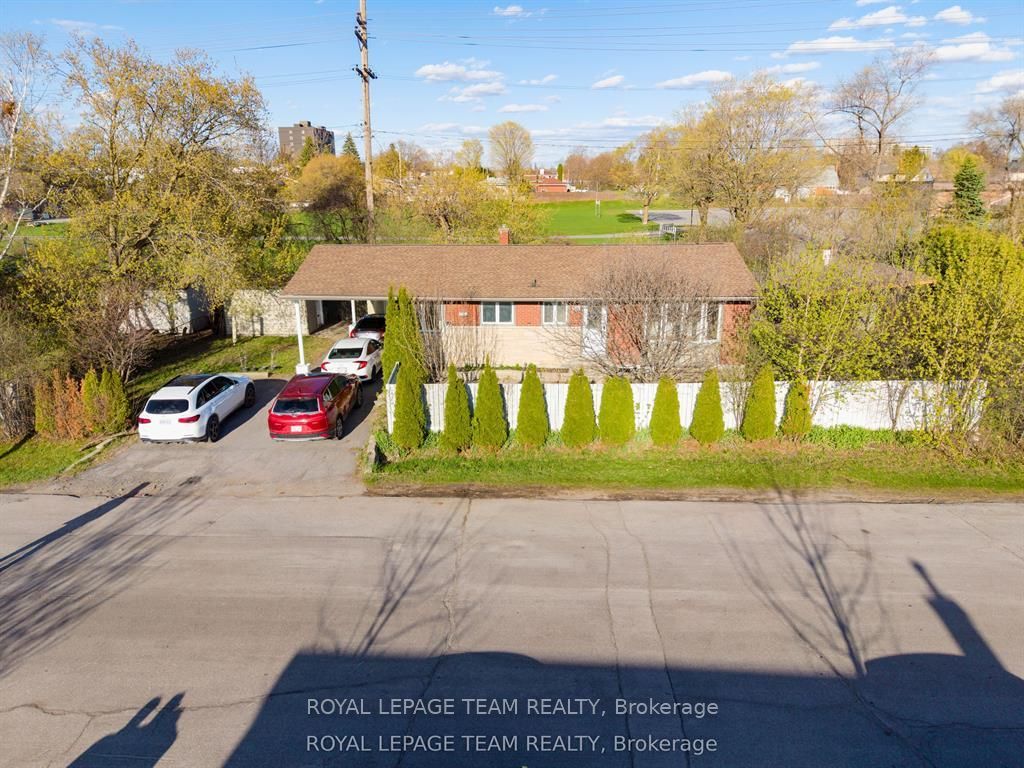 925 Moorvale Road upper, Overbrook - Castleheights and Area, ON K1K 3K9 photo 2
