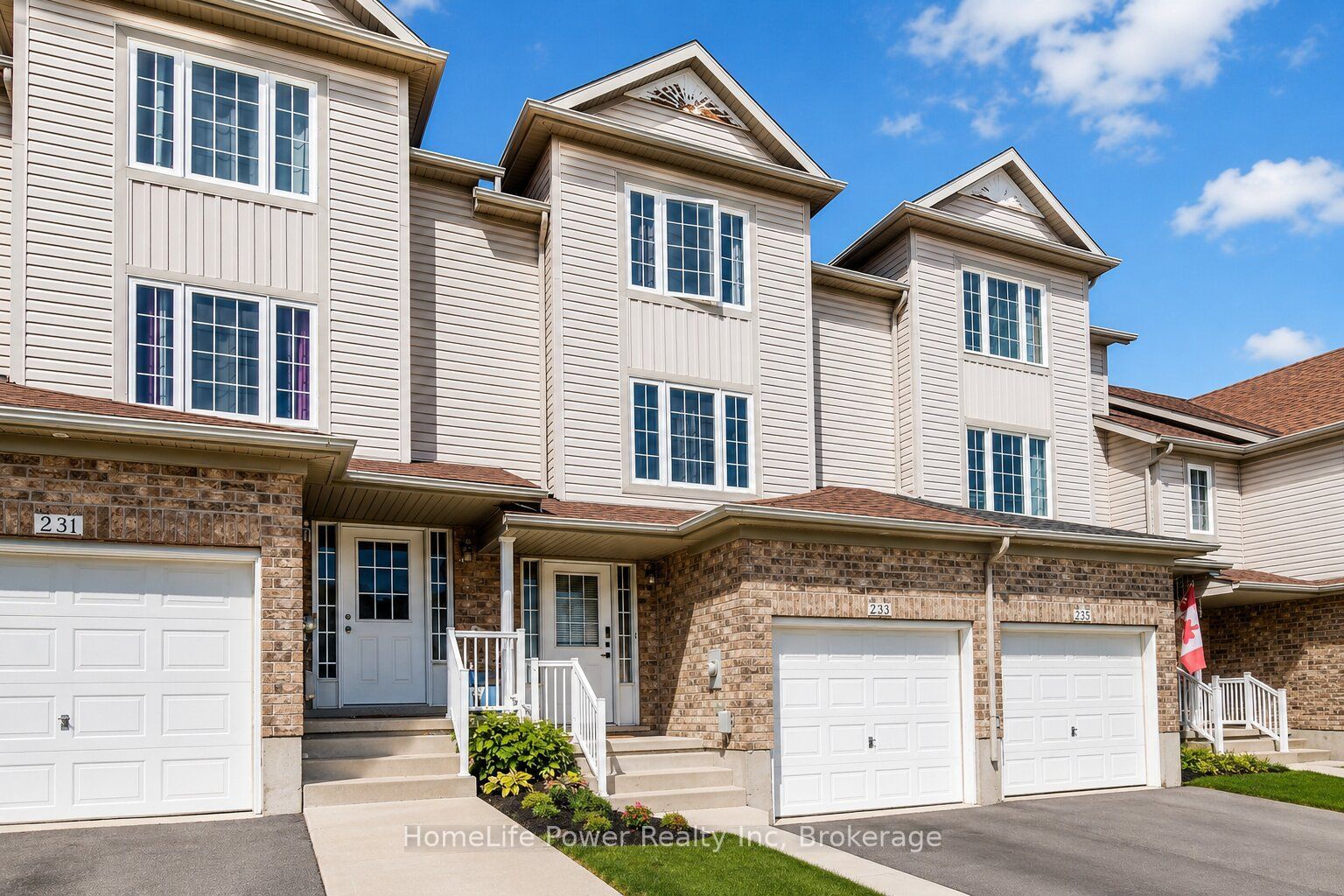 233 RED CLOVER Court, Kitchener, ON N2E 4J5 photo 2