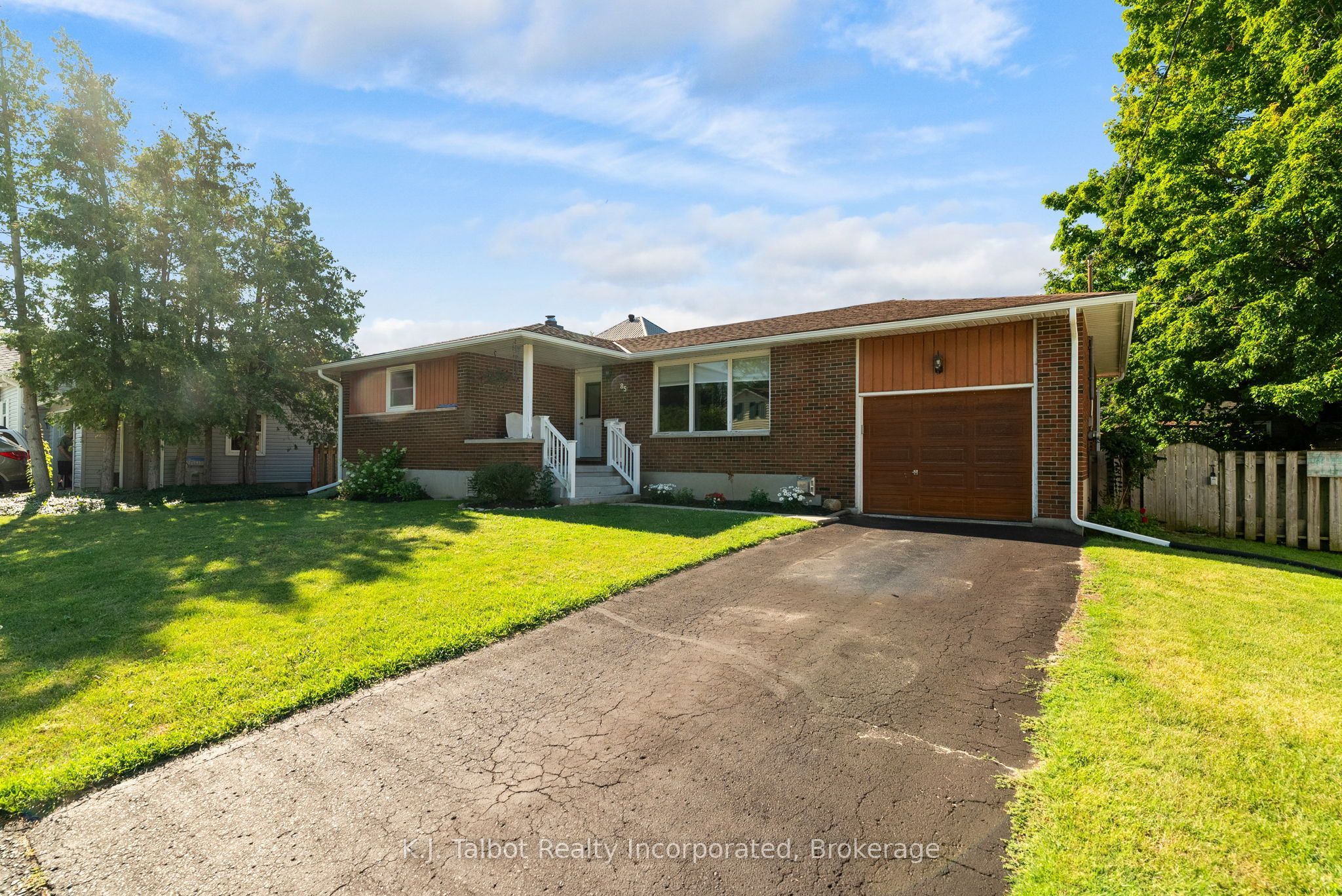 85 Picton Street W, Goderich, ON N7A 2C4