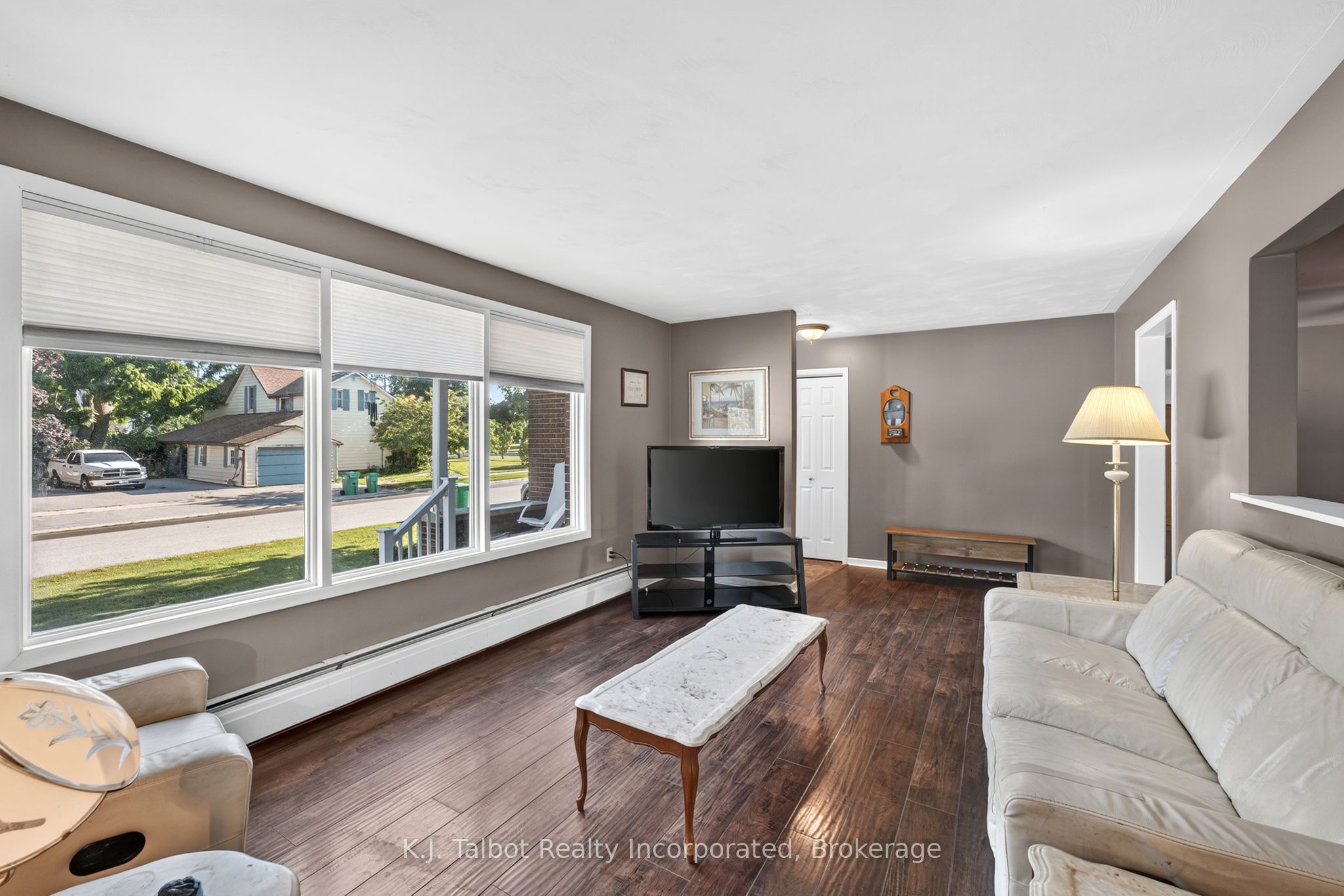 85 Picton Street W, Goderich, ON N7A 2C4 photo 3
