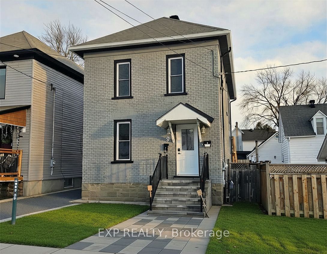 9 KENT Street A, Smiths Falls, ON K7A 1B5