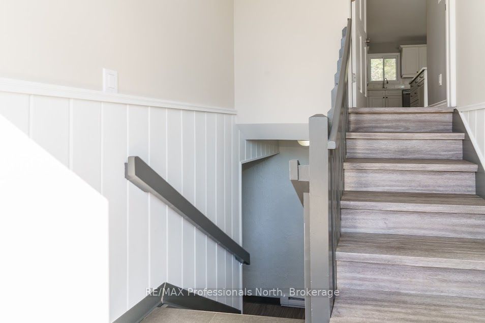 140 Elder Street, Gravenhurst, ON P1P 1B9 photo 3