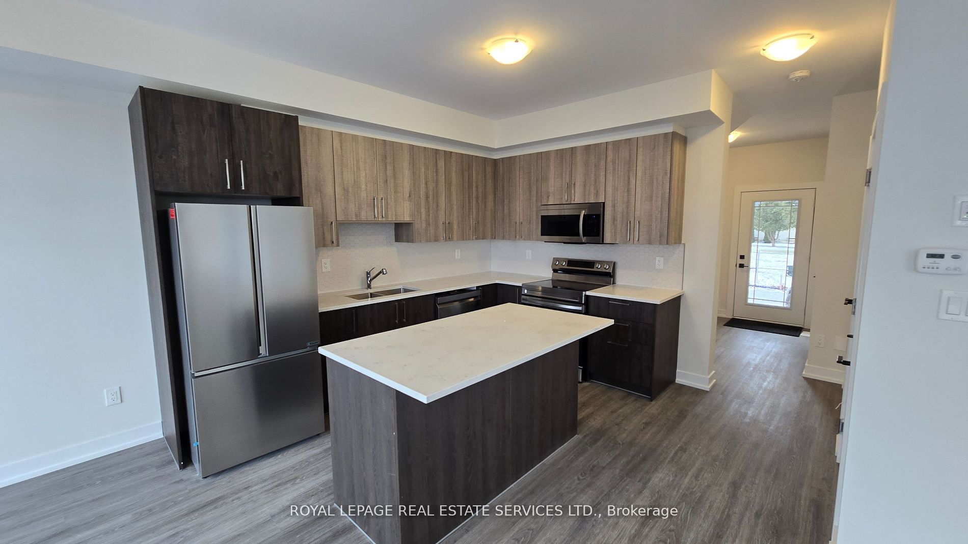 6894 Garner Road 1, Niagara Falls, ON L2E 6S5 photo 5
