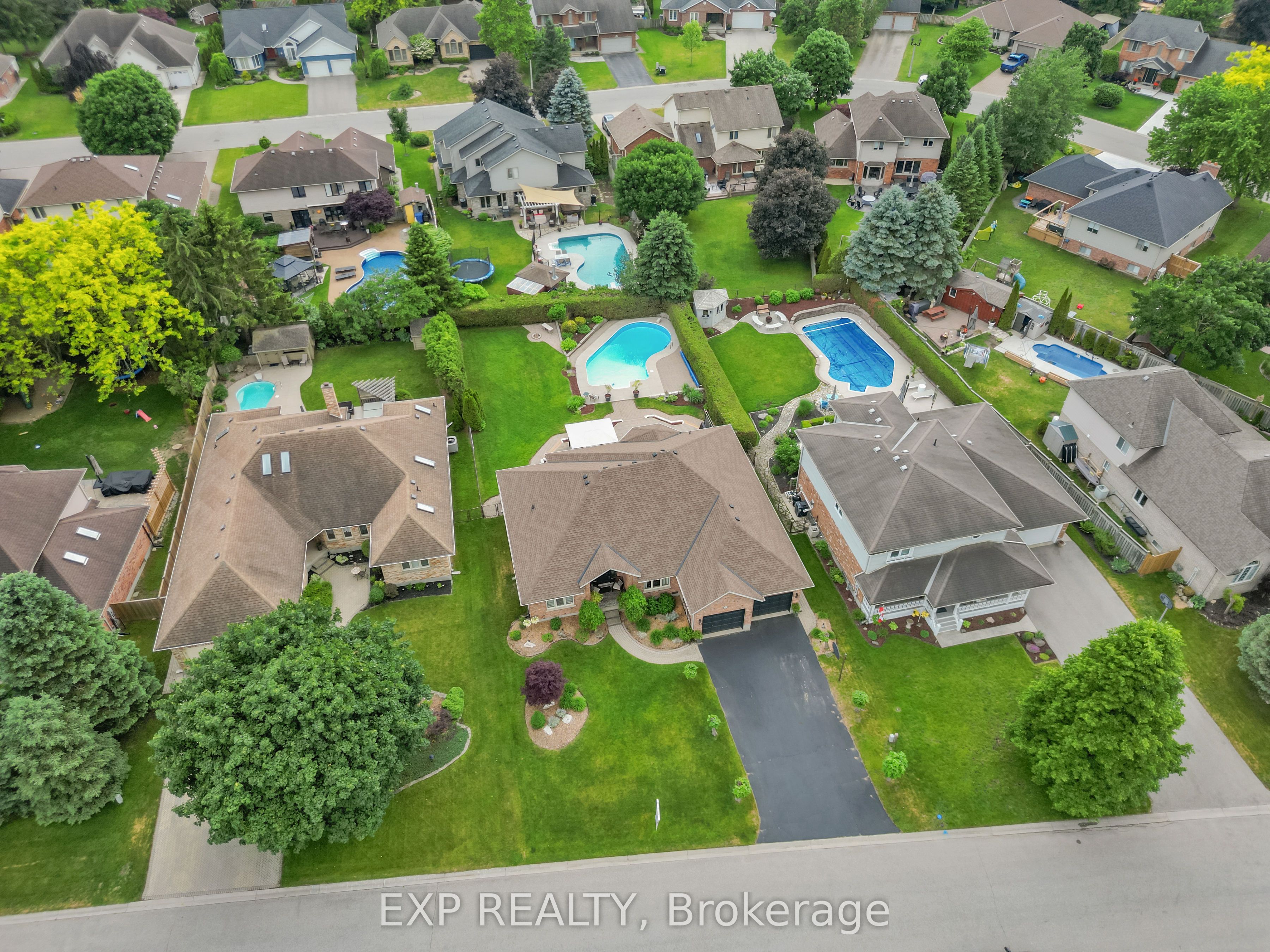 57 Valleyview Crescent, Thames Centre, ON N0L 1G3 photo 2