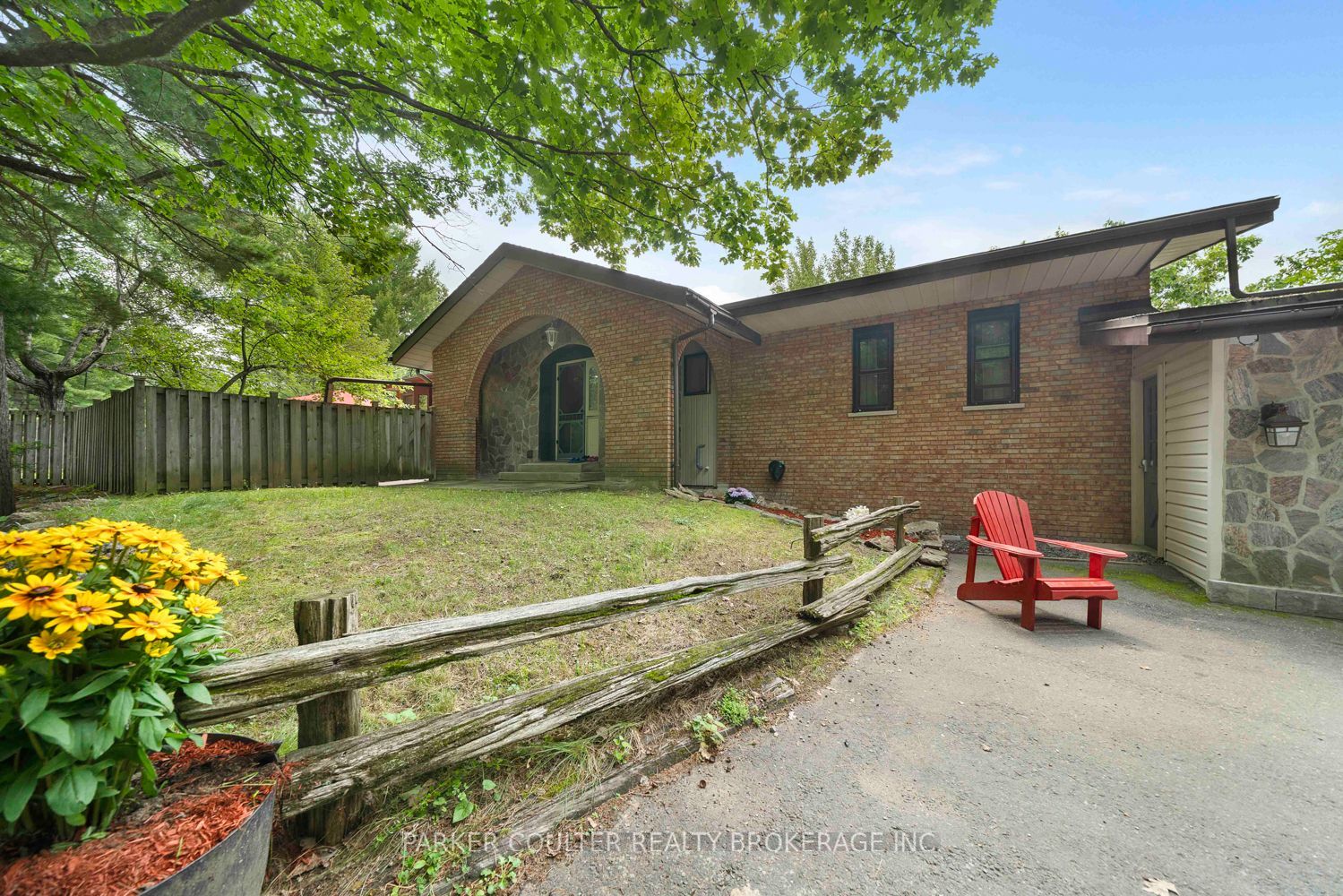 61 Oakridge Road S, McDougall, ON P2A 2W9 photo 2
