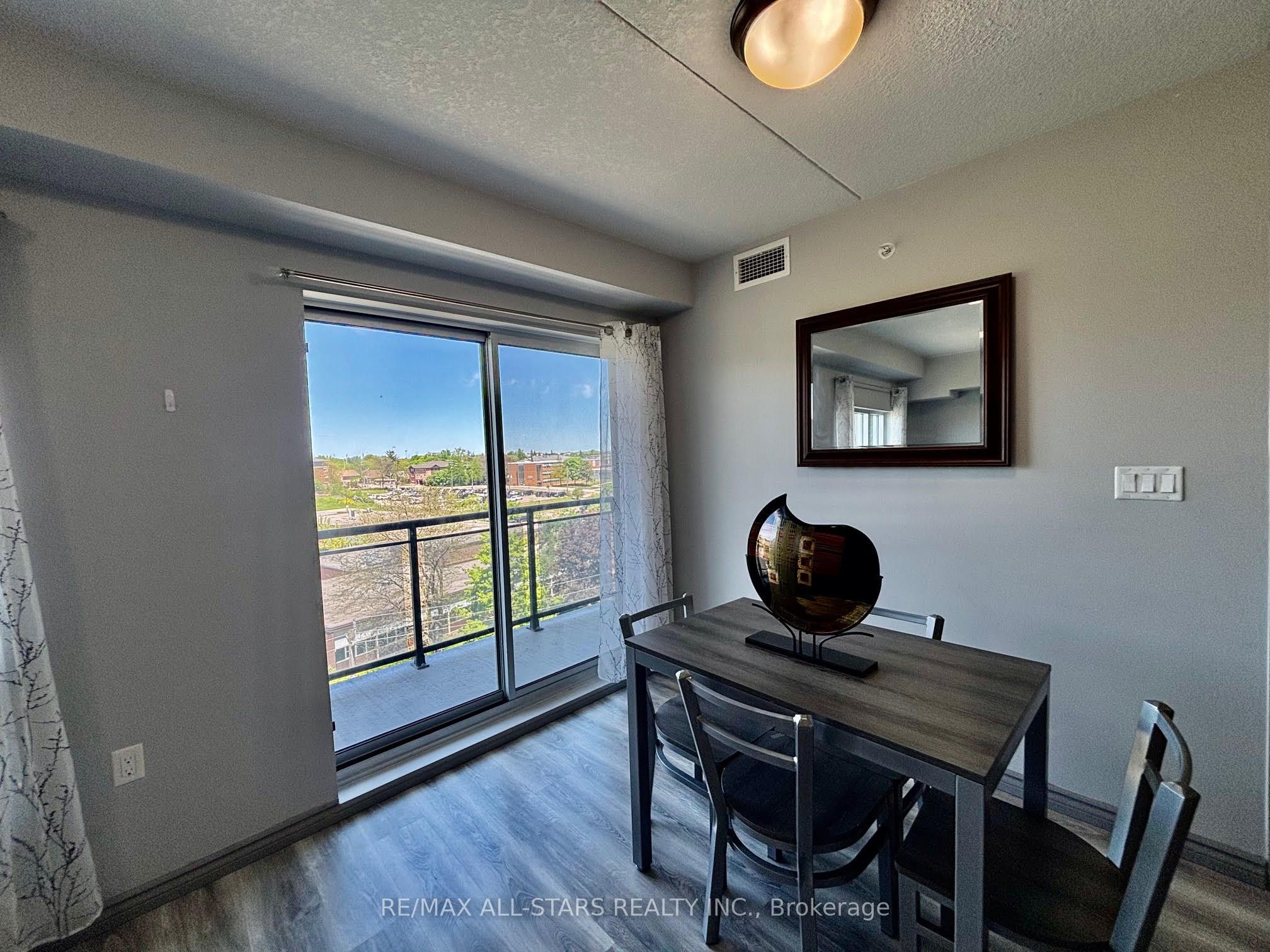 275 Larch Street 507, Waterloo, ON N2L 3R2 photo 2