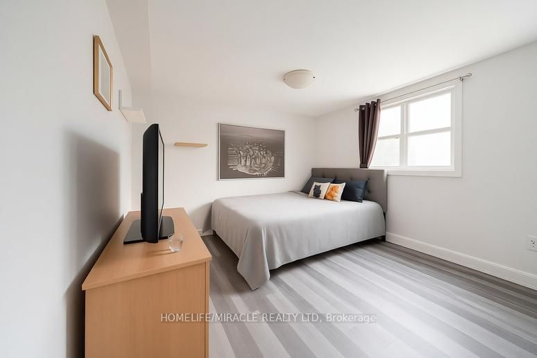 157 Bruce Street 1, Kitchener, ON N2B 1Z2 photo 3