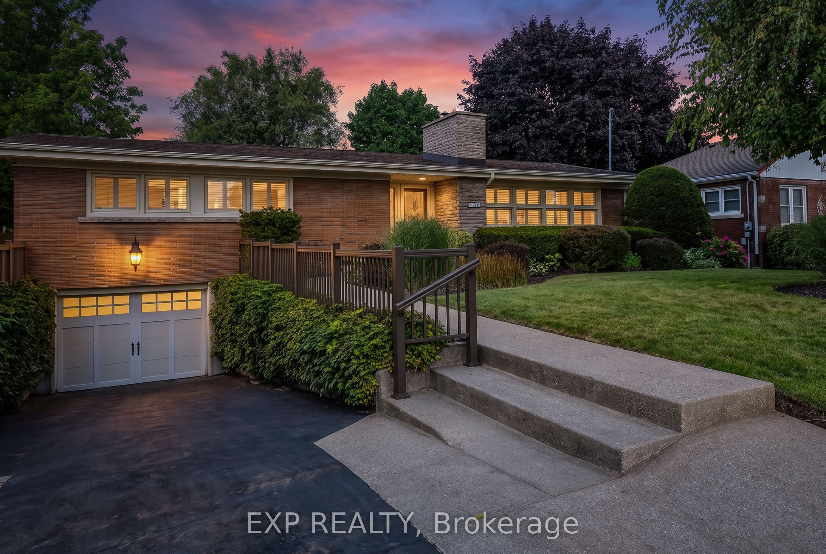 3279 Saint Patrick Avenue, Niagara Falls, ON L2J 2N3 photo 2