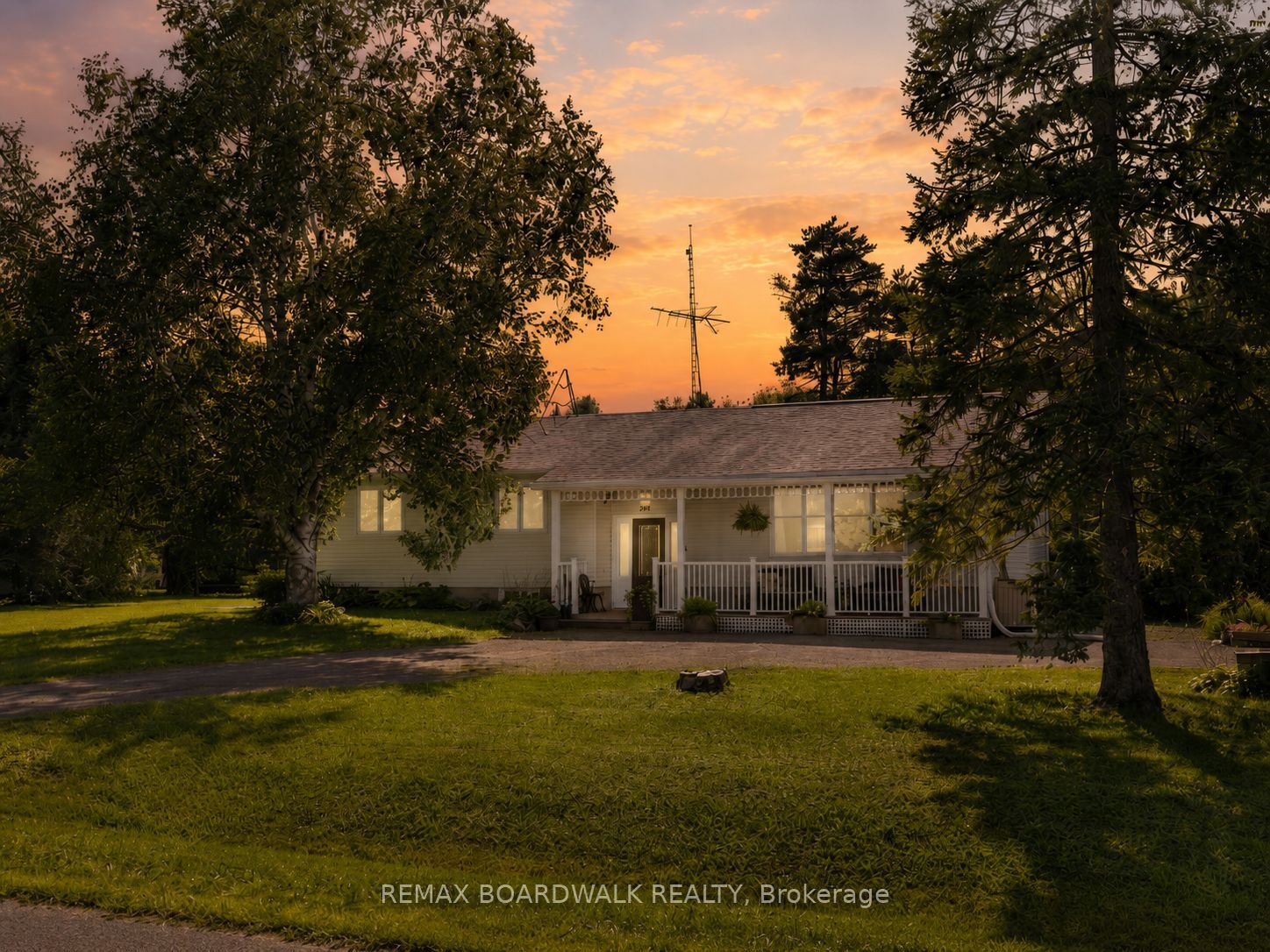 201 Linda Loop, Carp - Dunrobin - Huntley - Fitzroy and Area, ON K0A 2H0 photo 2