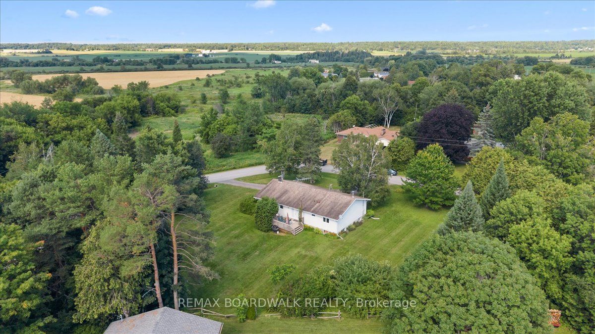 201 Linda Loop, Carp - Dunrobin - Huntley - Fitzroy and Area, ON K0A 2H0 photo 4