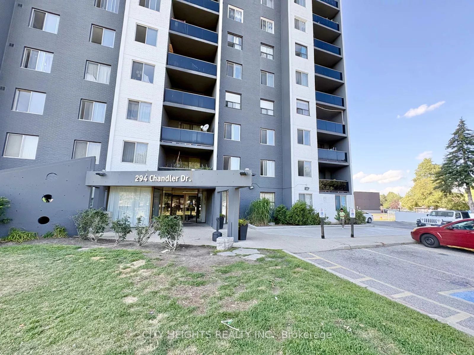 294 CHANDLER Drive 106, Kitchener, ON N2E 2K1