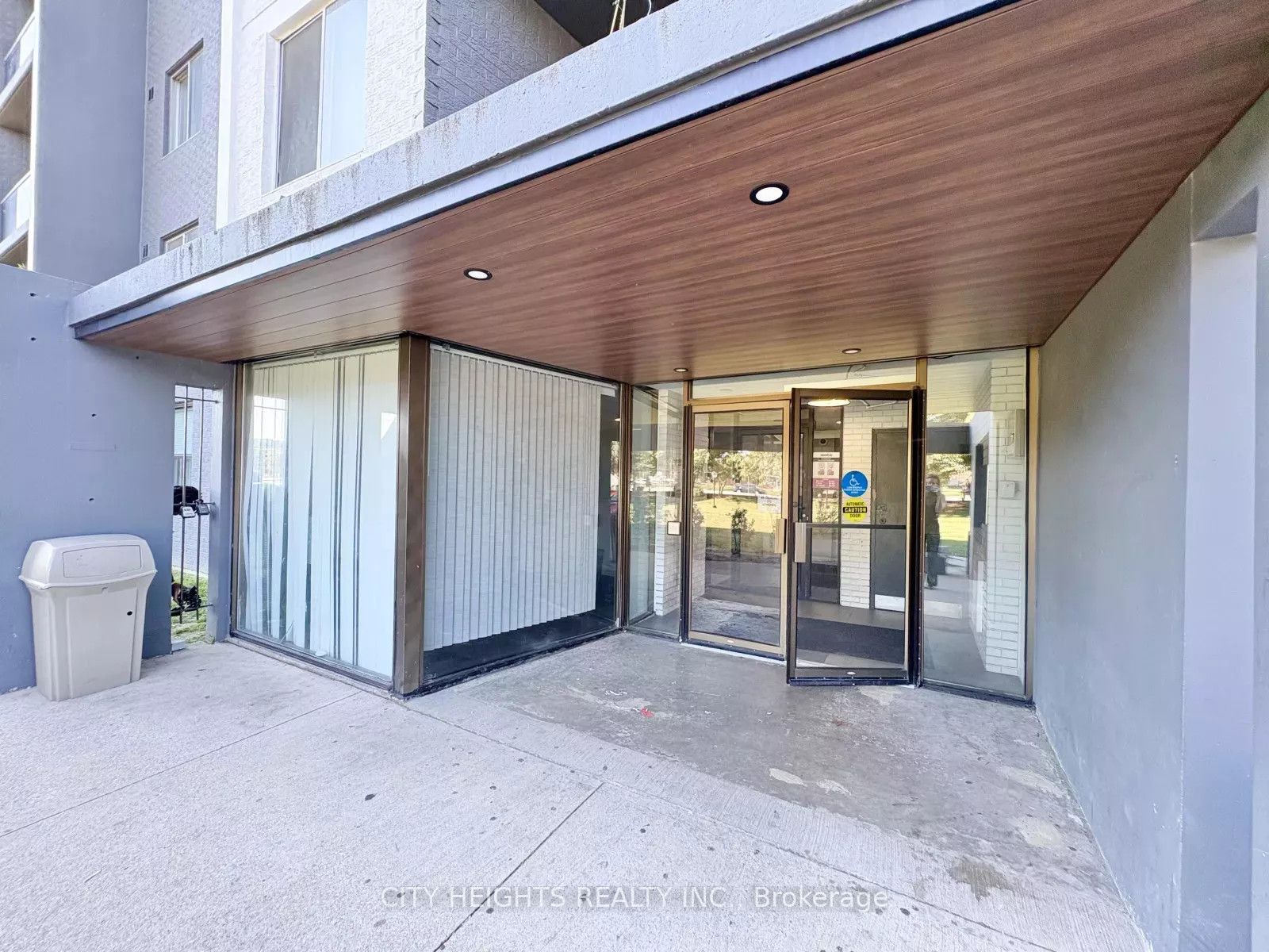 294 CHANDLER Drive 106, Kitchener, ON N2E 2K1 photo 3