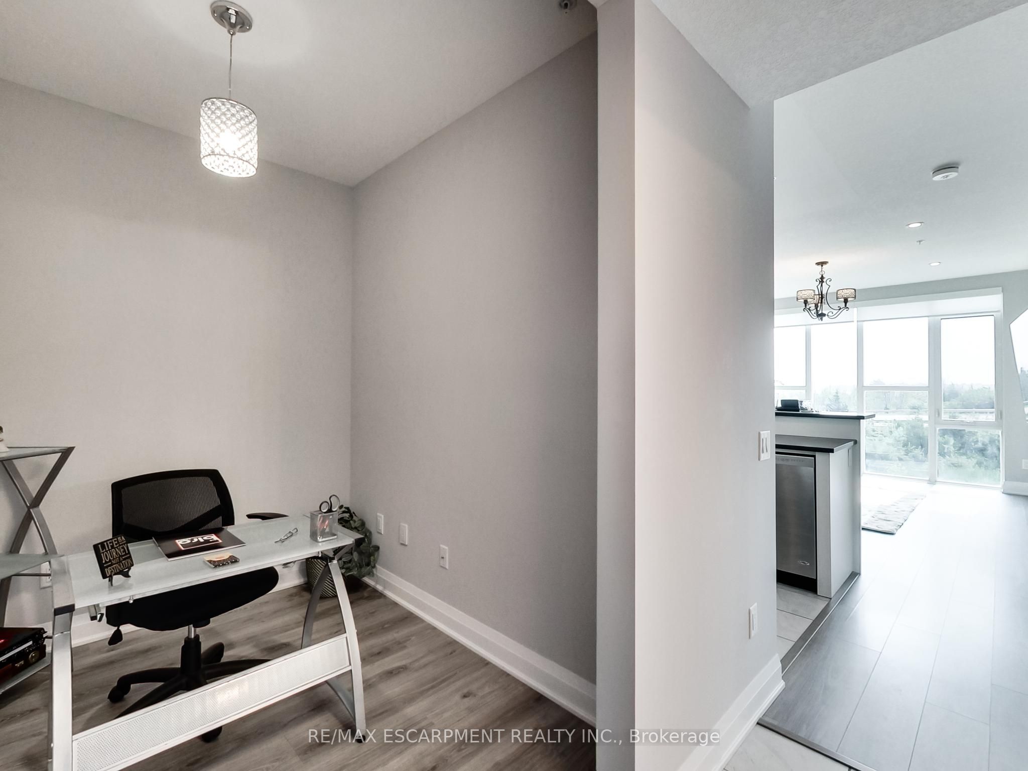 16 Concord Place 318, Grimsby, ON L3M 0J1 photo 4