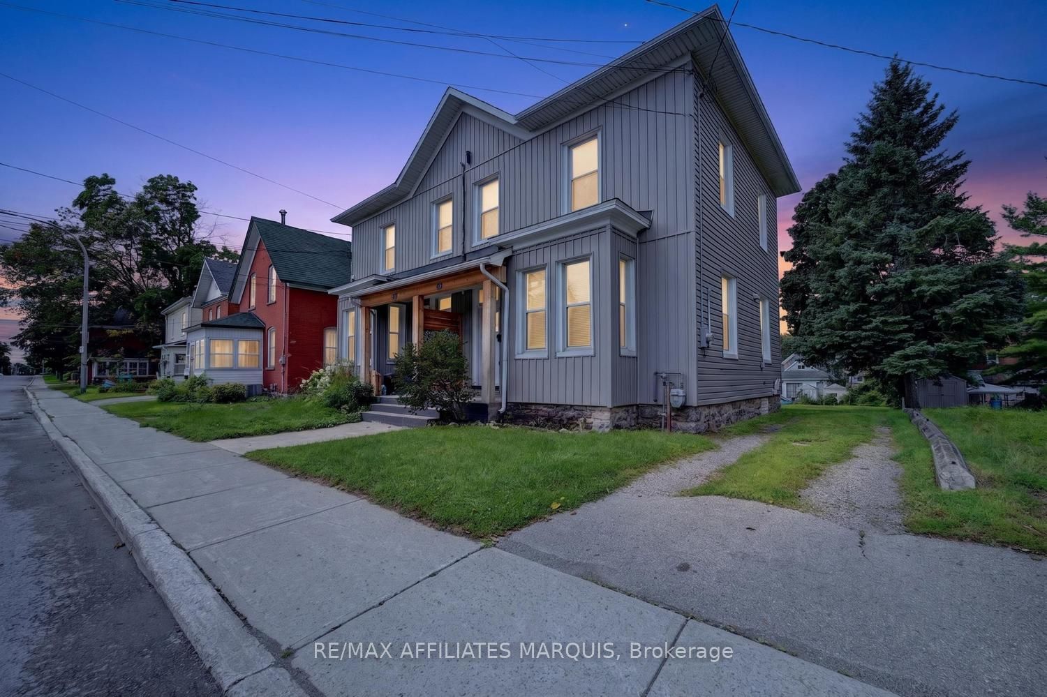 88 Brockville Street, Smiths Falls, ON K7A 3Y2