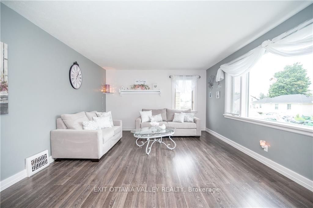 500 DOMINION Street, Renfrew, ON K7V 1H6 photo 4