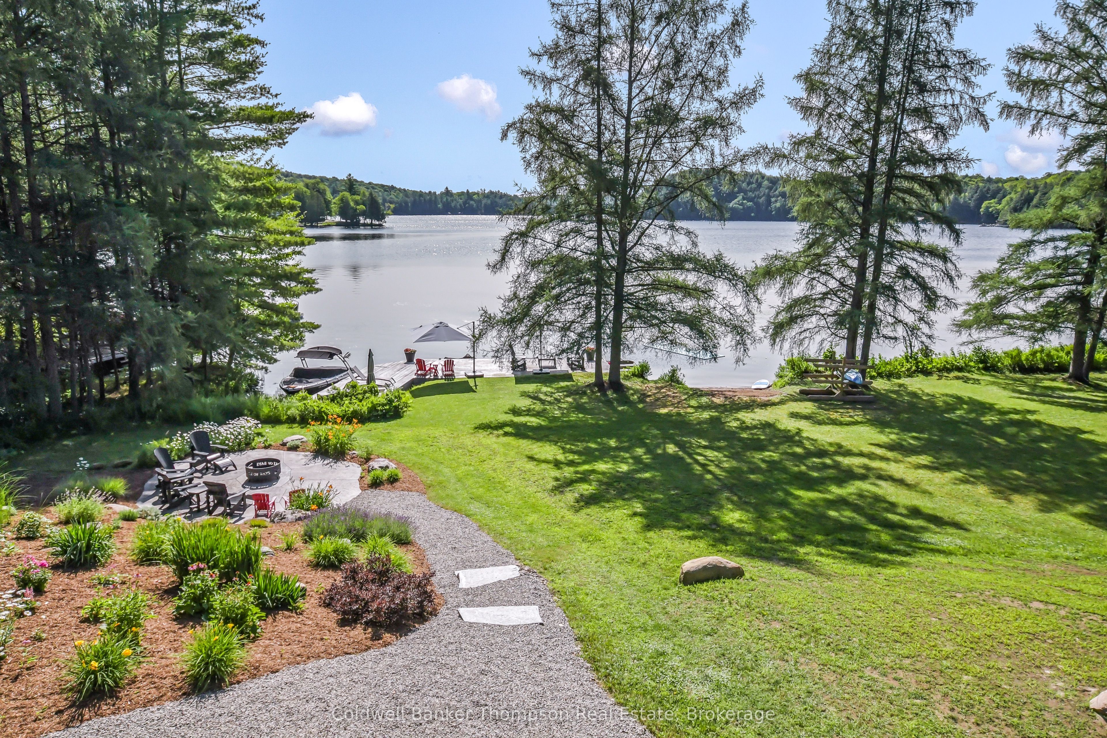 1555 Portage Road, Lake of Bays, ON P1H 2J3