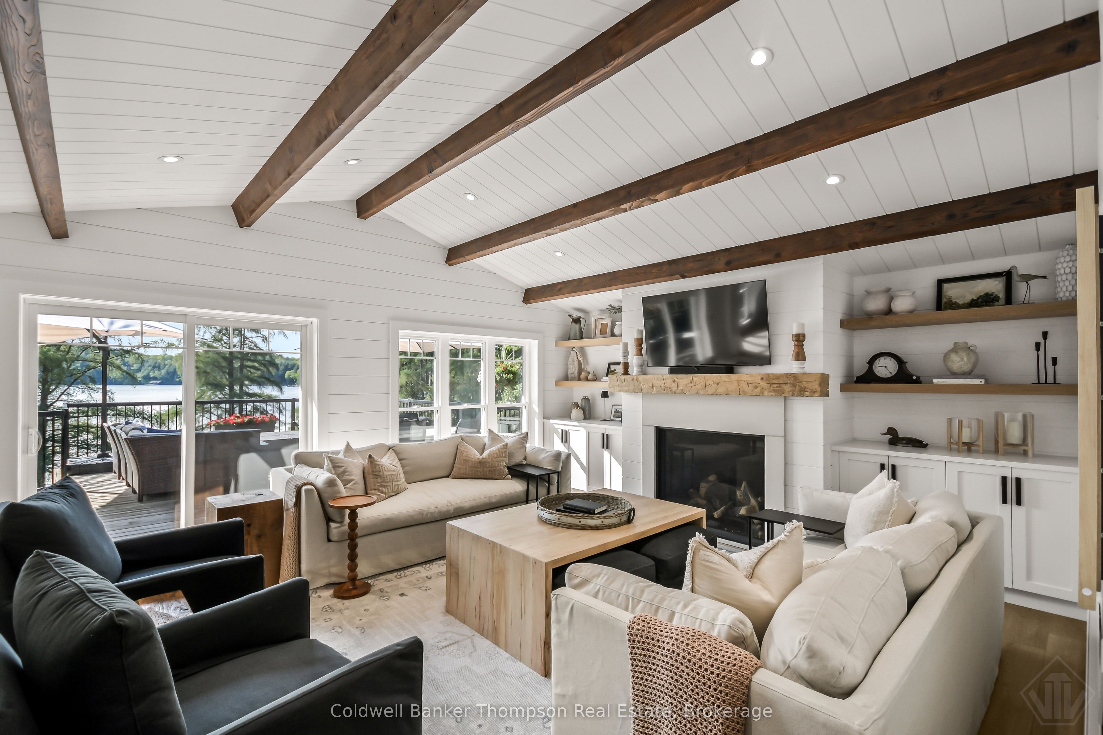 1555 Portage Road, Lake of Bays, ON P1H 2J3 photo 4