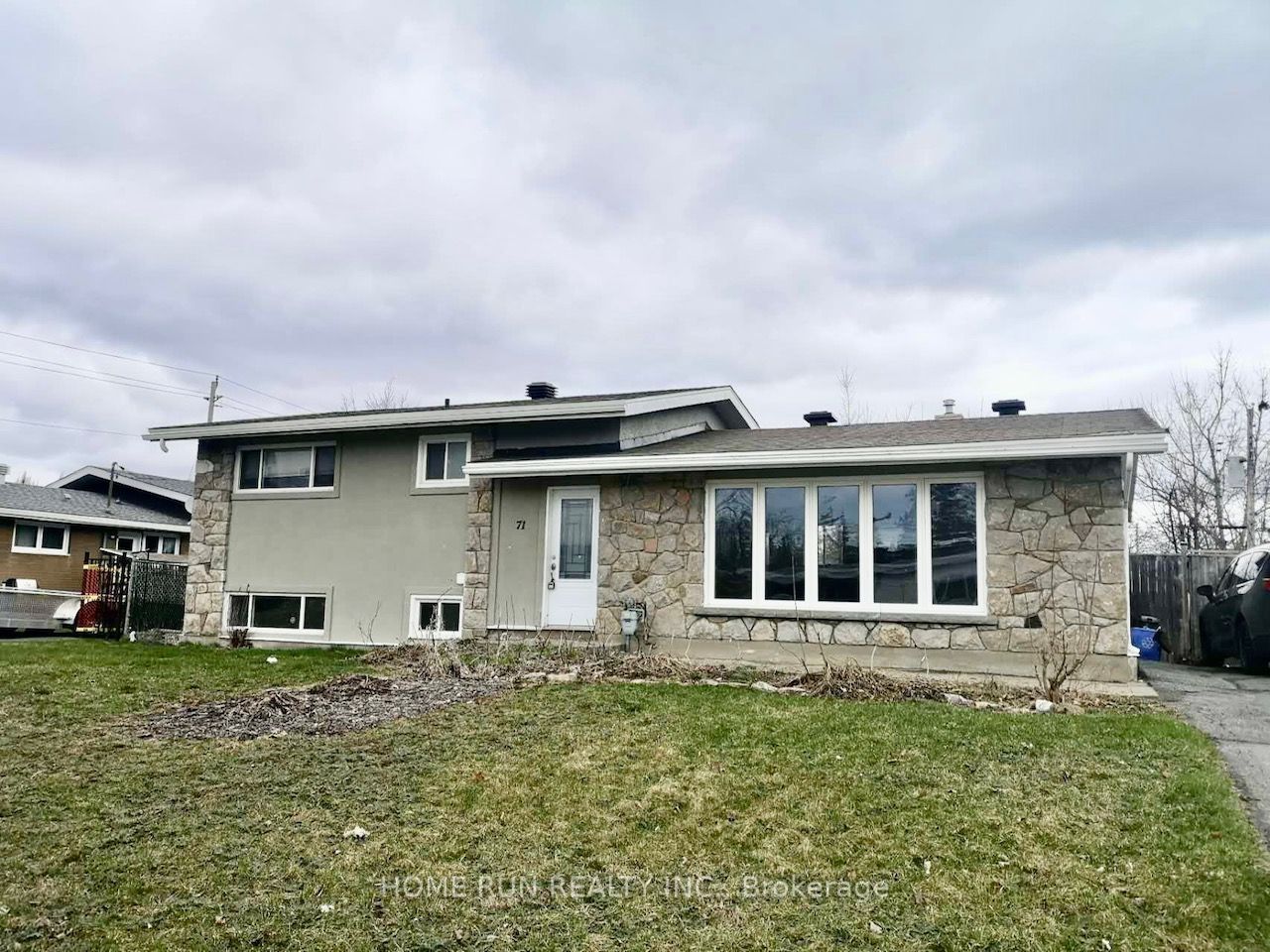 71 Ashburn Drive, Cityview - Parkwoods Hills - Rideau Shore, ON K2E 6N4