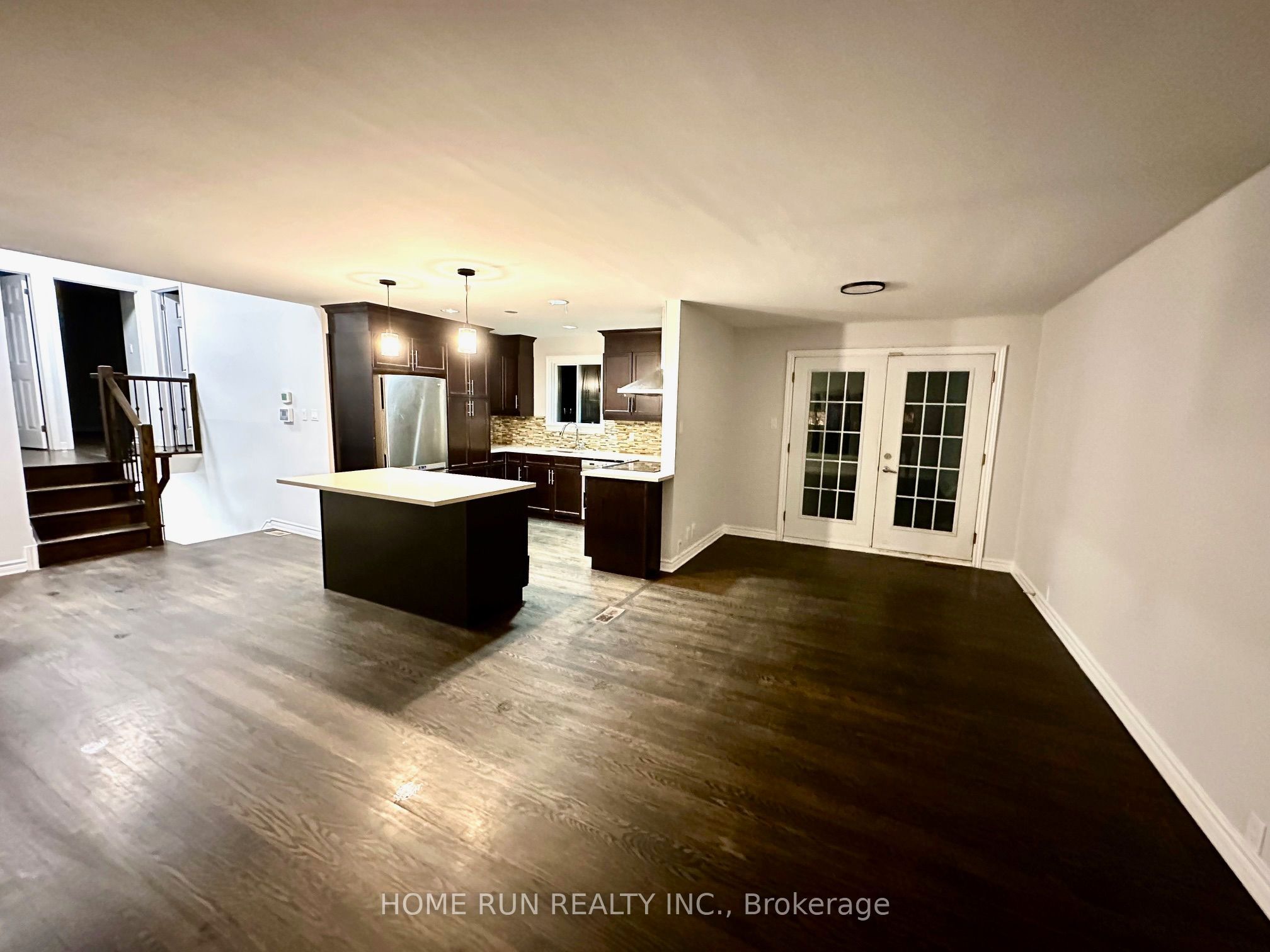71 Ashburn Drive, Cityview - Parkwoods Hills - Rideau Shore, ON K2E 6N4 photo 2