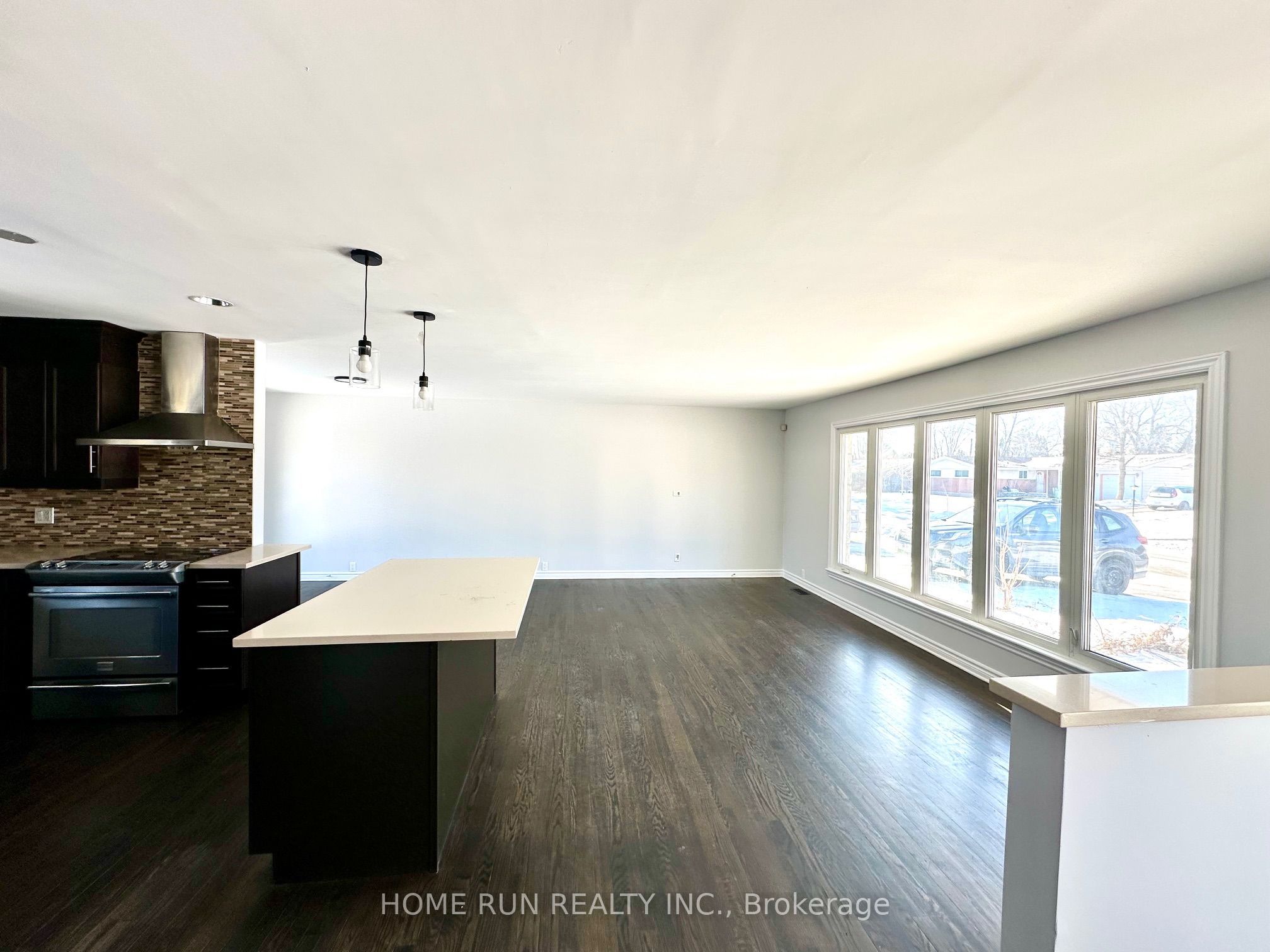 71 Ashburn Drive, Cityview - Parkwoods Hills - Rideau Shore, ON K2E 6N4 photo 3