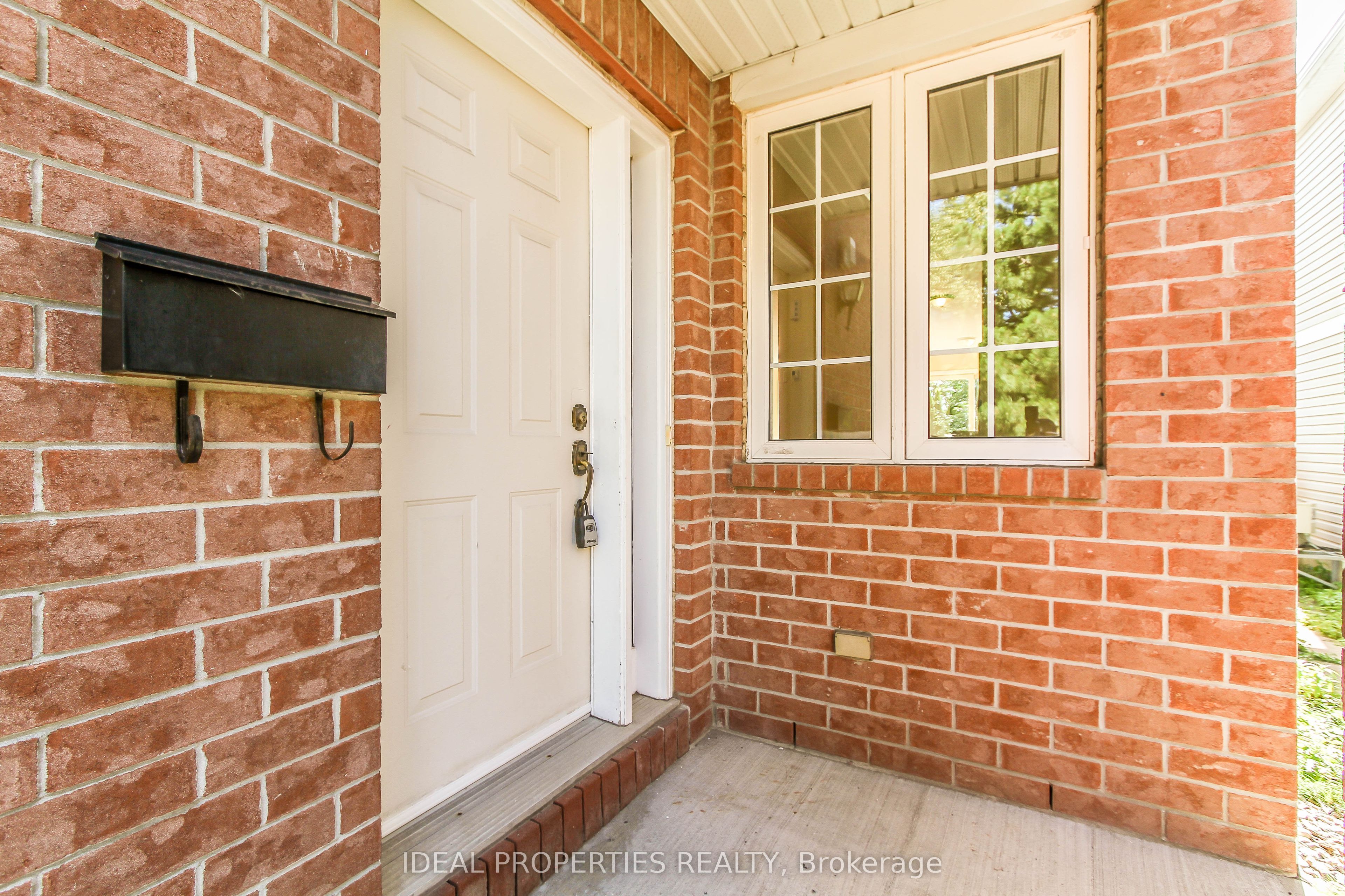 418 Beatrice Drive, Barrhaven, ON K2J 4W9 photo 4