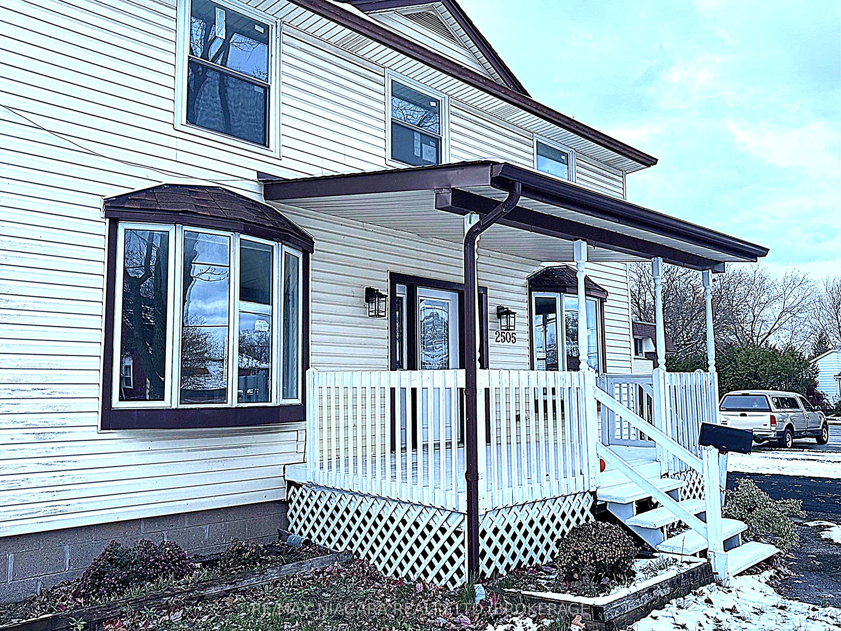 2505 Stevensville Road, Fort Erie, ON L0S 1S0 photo 2