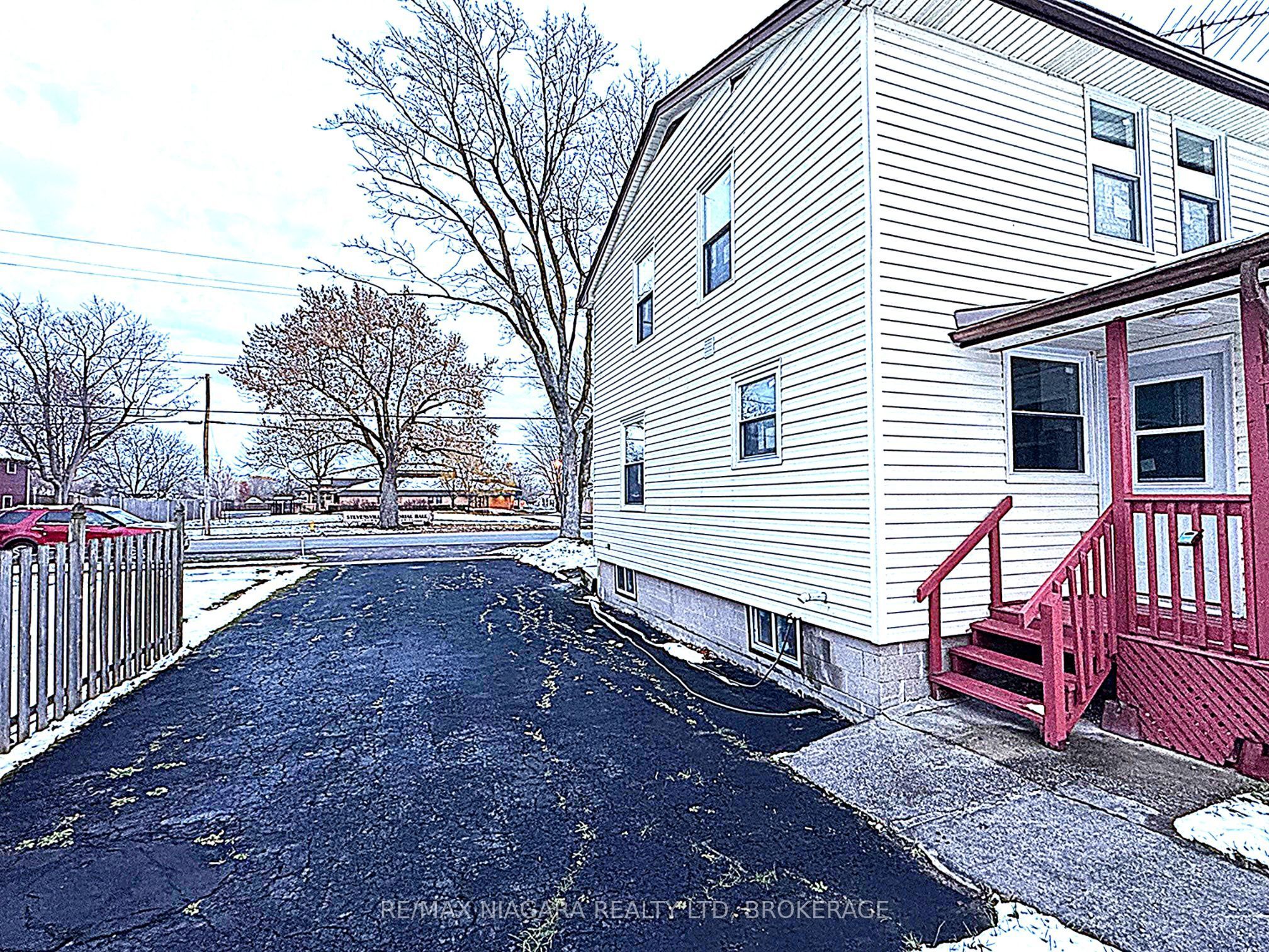 2505 Stevensville Road, Fort Erie, ON L0S 1S0 photo 3