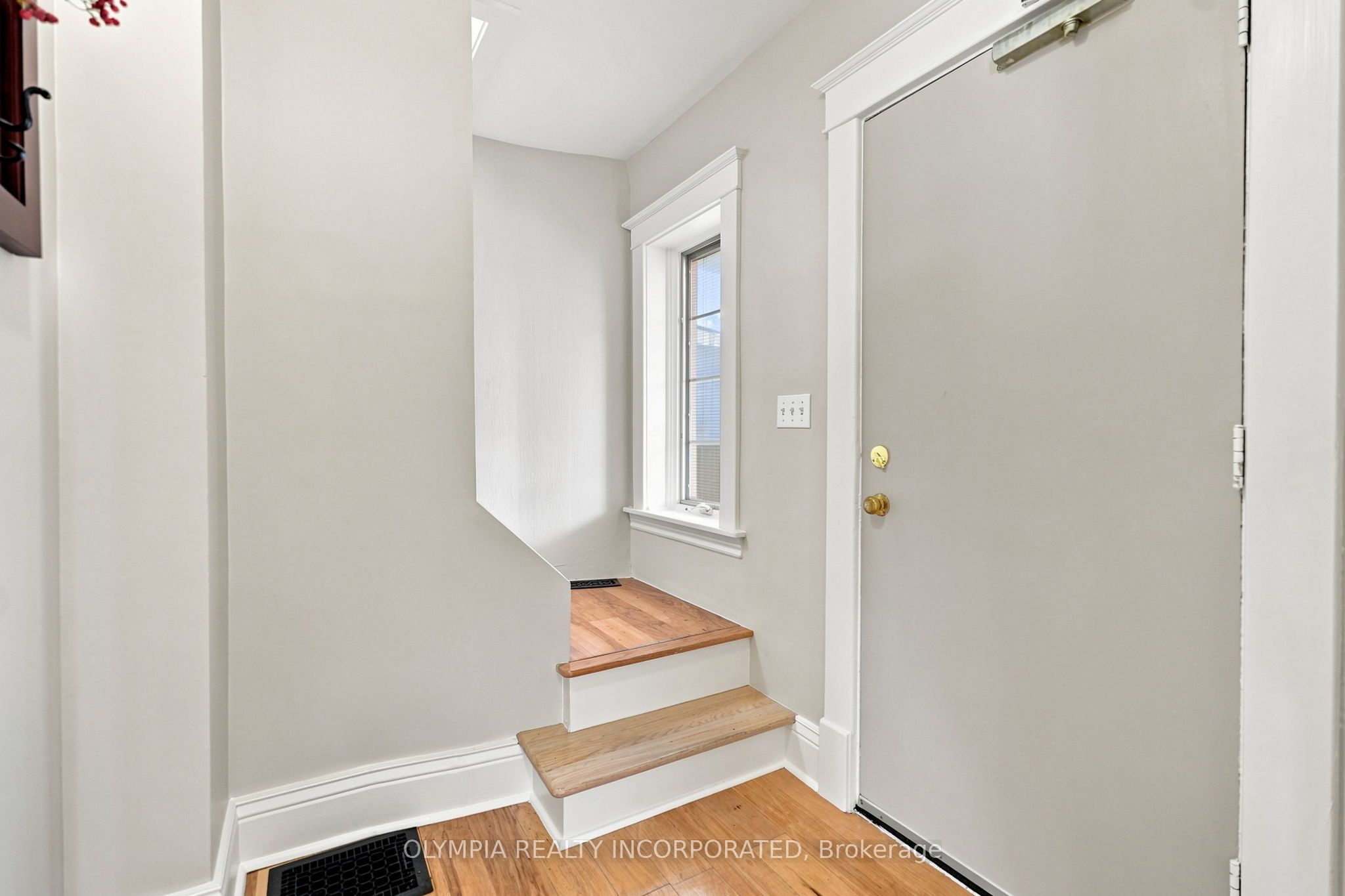 14 Bond Street, St. Catharines, ON L2R 4Z2 photo 5