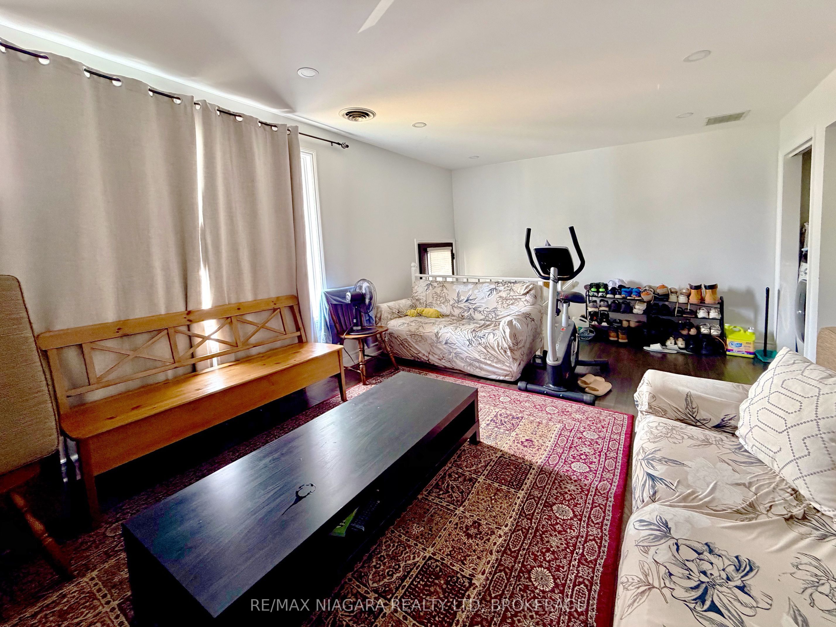 6475 Taylor Street UPPER, Niagara Falls, ON L2G 2E9 photo 4