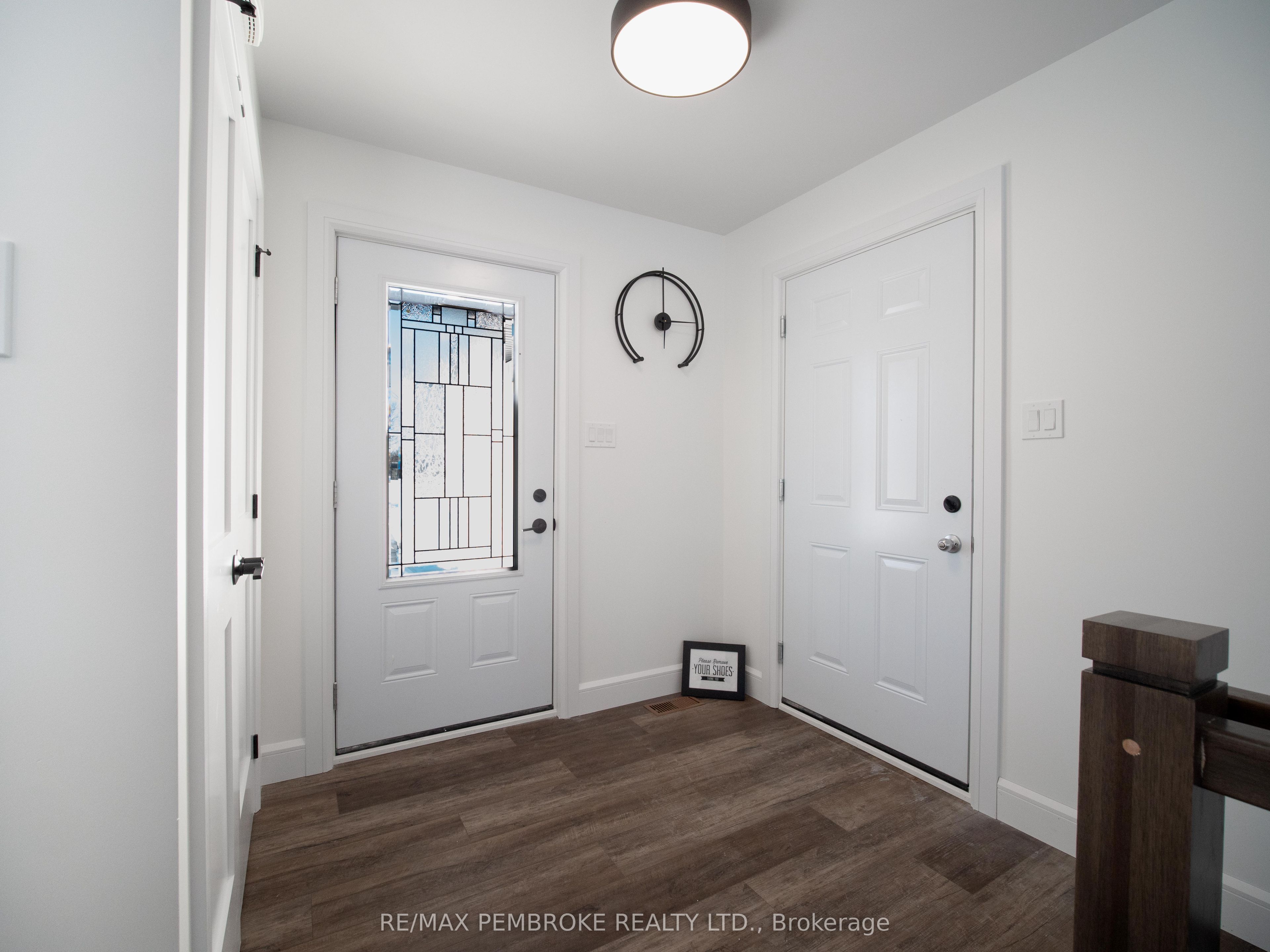 62 Eddy Crescent E, Pembroke, ON K8A 0M1 photo 5