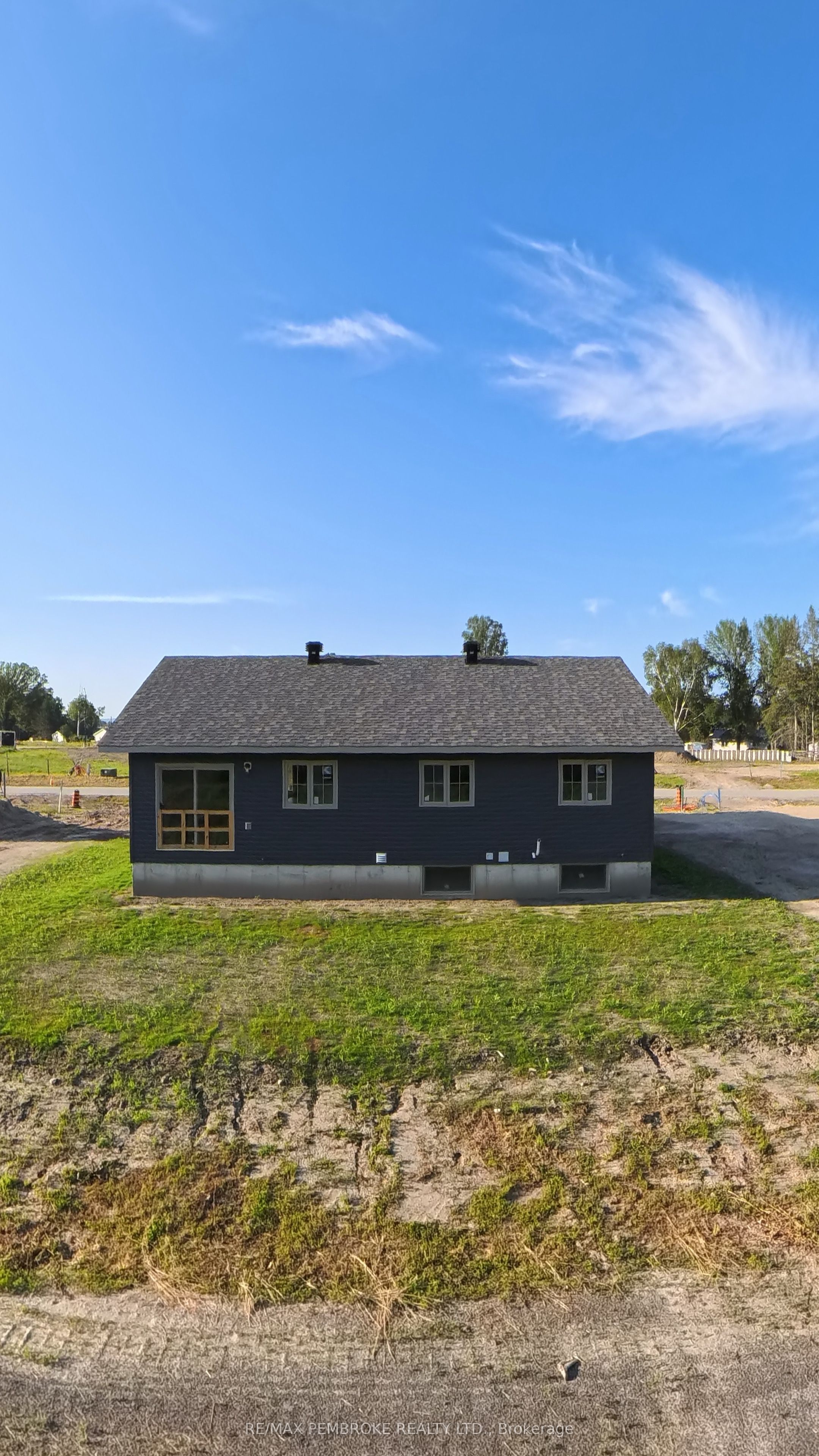 13 Eddy Crescent, Pembroke, ON K8A 0M1 photo 5