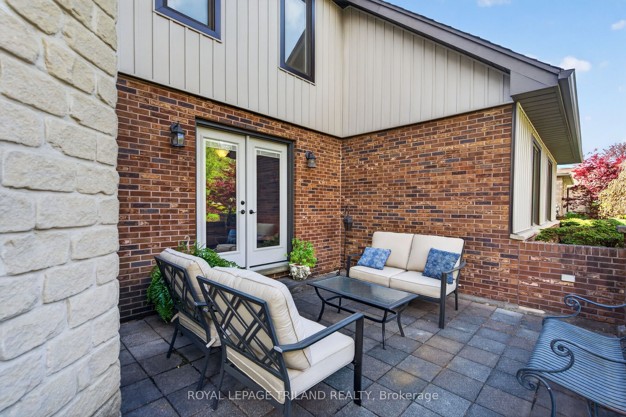 83 BLACKBURN Crescent, Middlesex Centre, ON N0L 1R0 photo 4