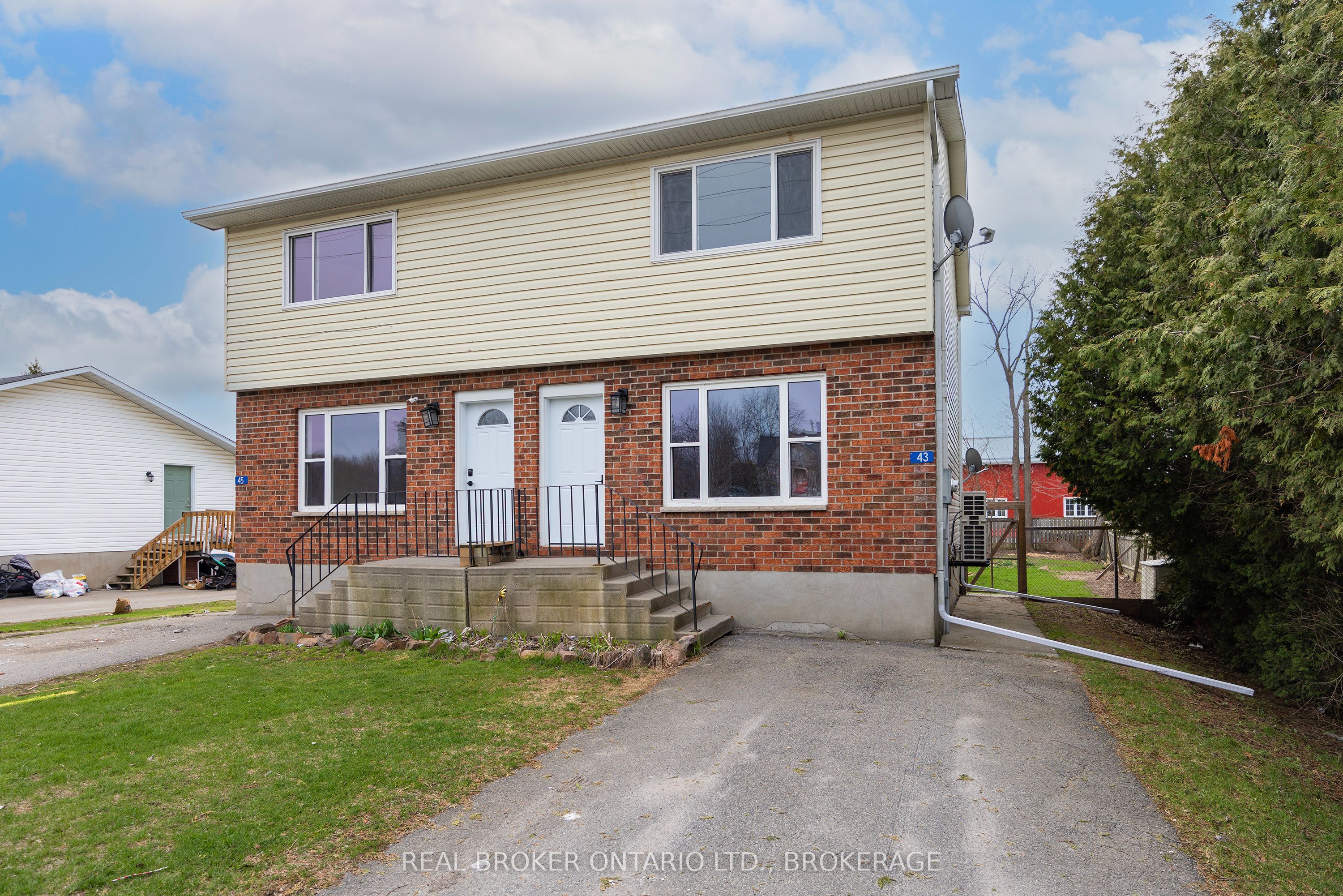 43-45 Railway Street, Lansdowne Village, ON K0E 1L0 photo 3