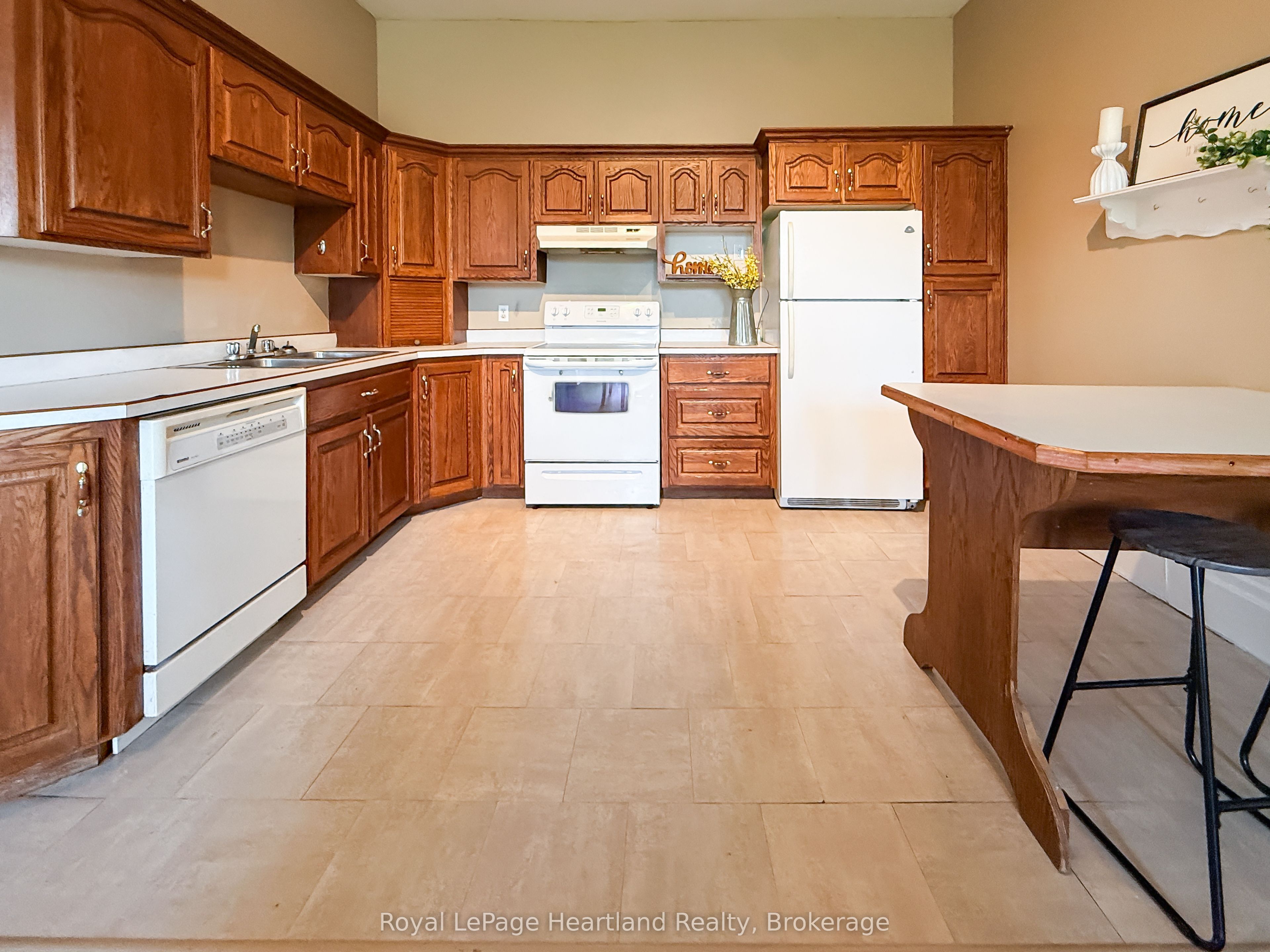 190 Albert Street, Central Huron, ON N0M 1L0 photo 4