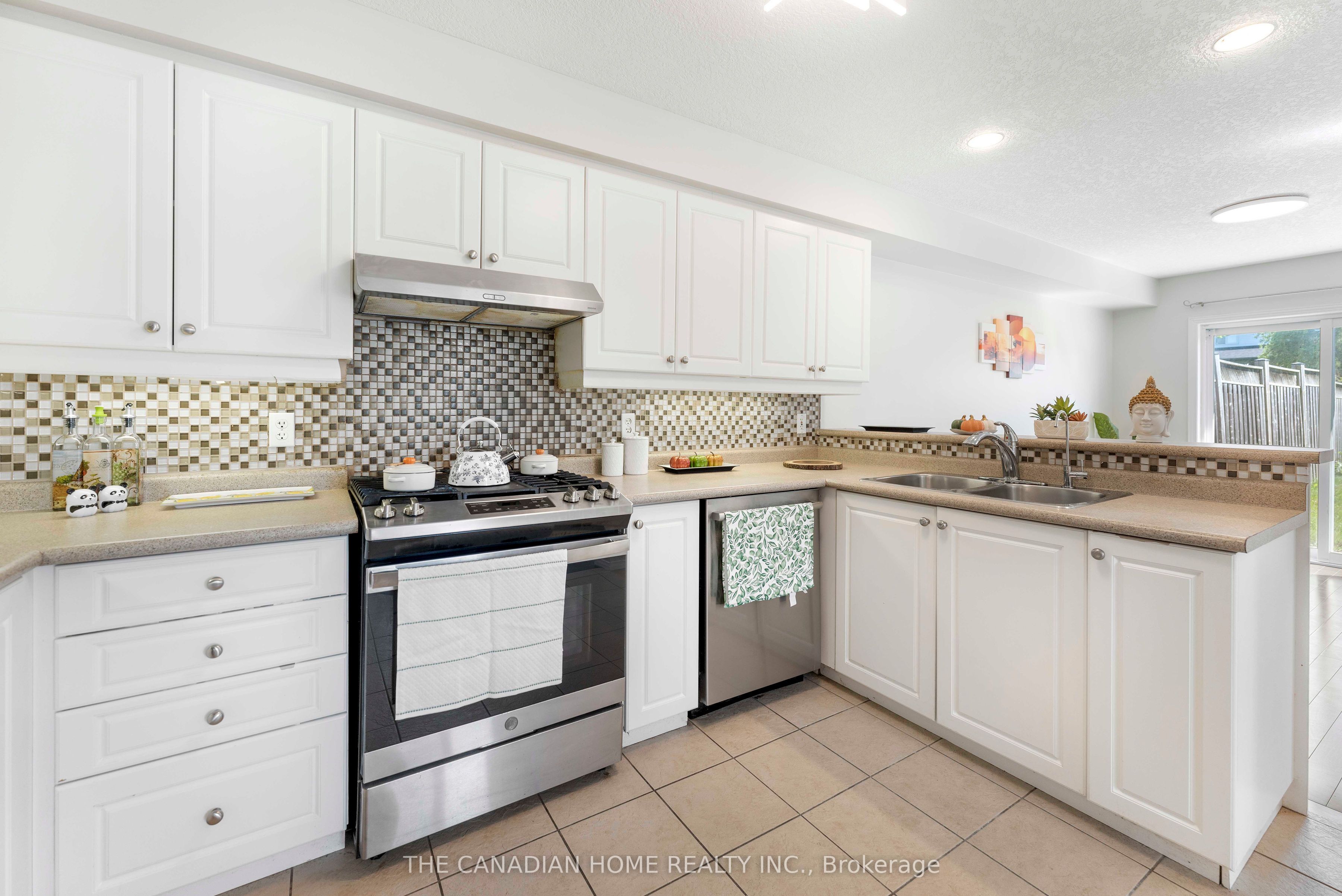 500 Robert Ferrie Drive, Kitchener, ON N2P 2T7 photo 5
